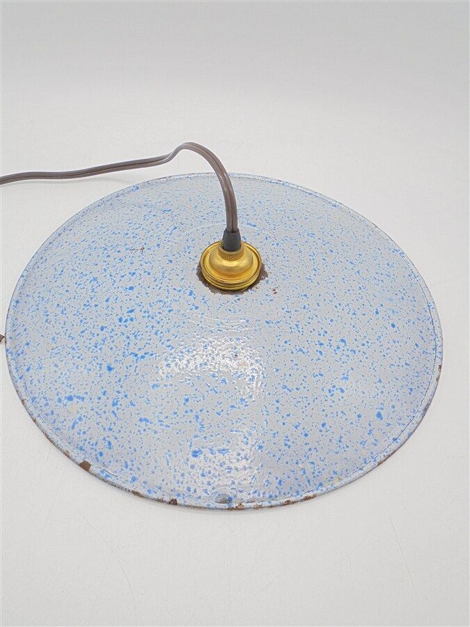 Speckled enameled hanging