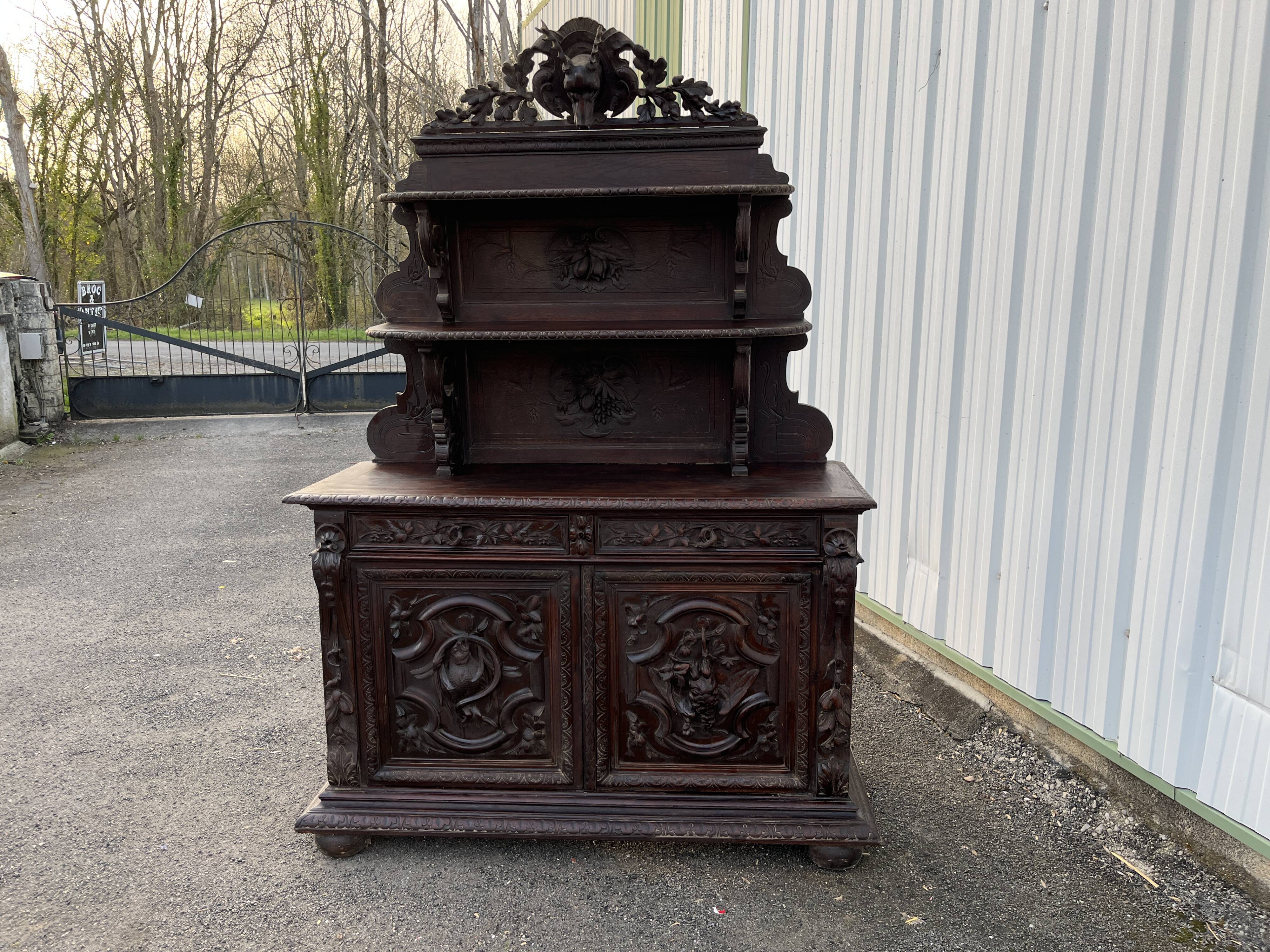 Monumental hunting buffet in carved oak