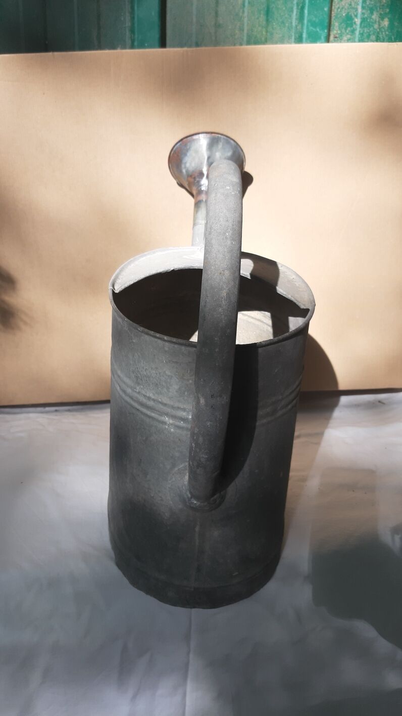 Zinc watering can