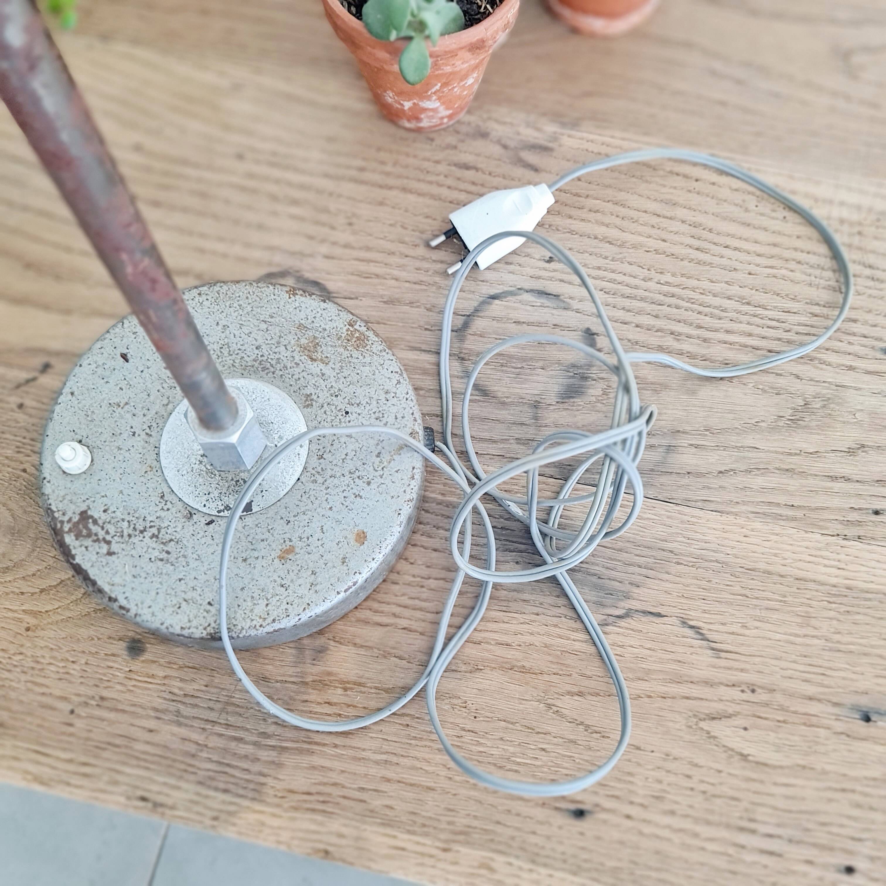 Lampe articulée en métal