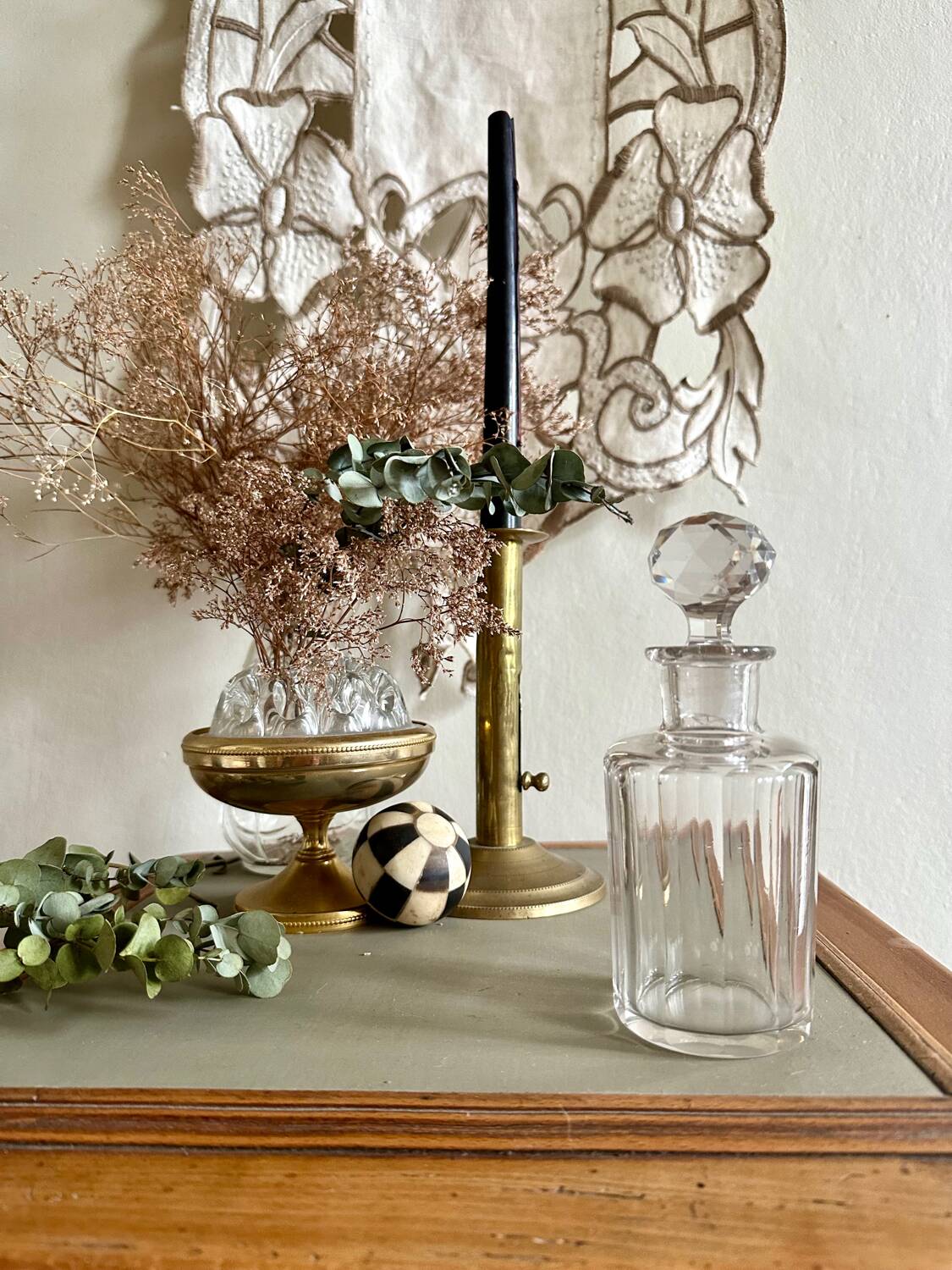Glass bottle and its glass stopper