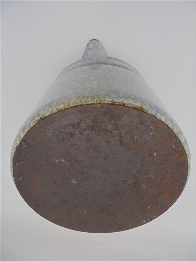 Enamelled cast iron bro