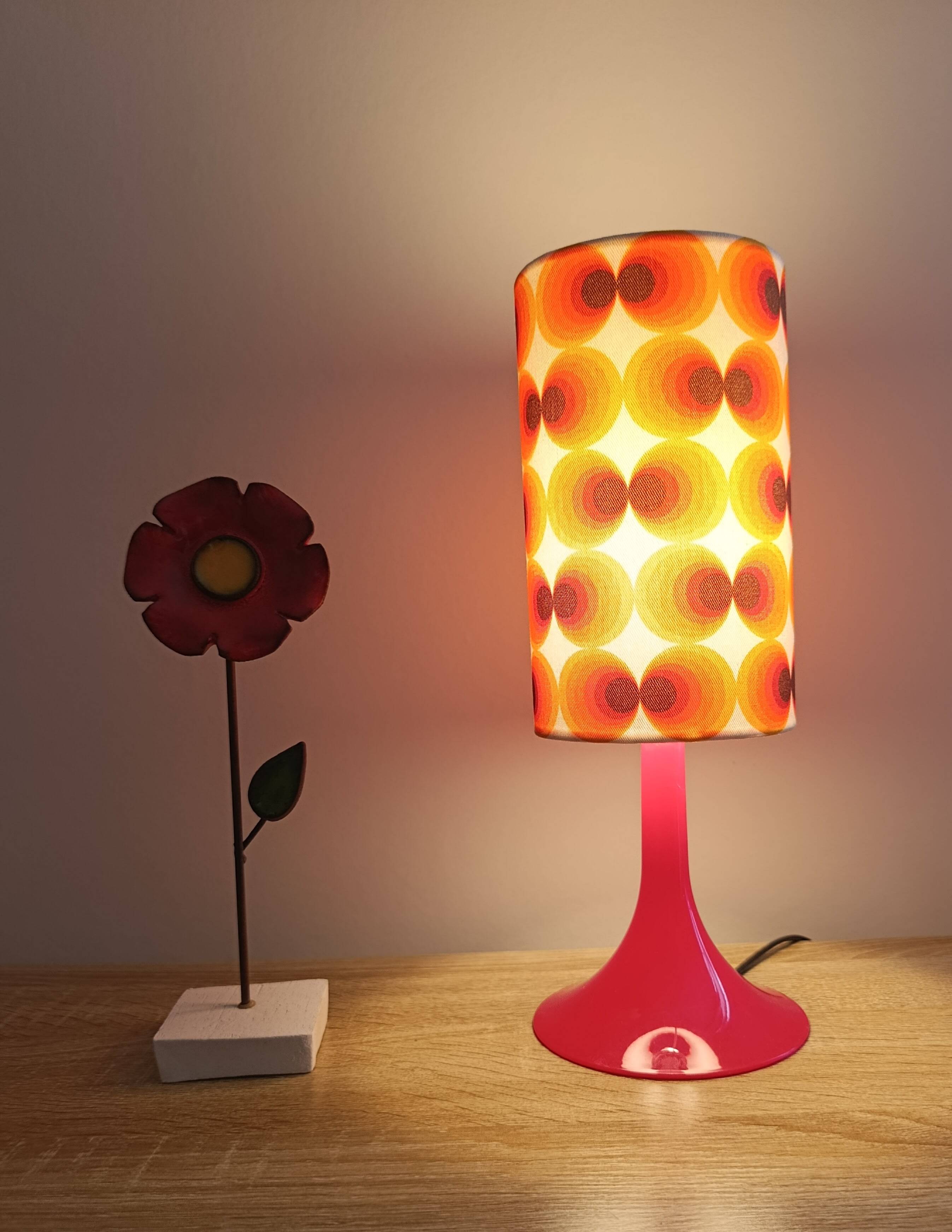 Lampe à poser ambiance seventies | imprimé psychédélique style vintage