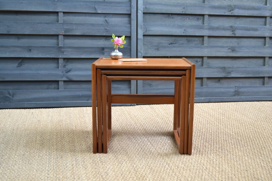 Tables gigognes par G-Plan