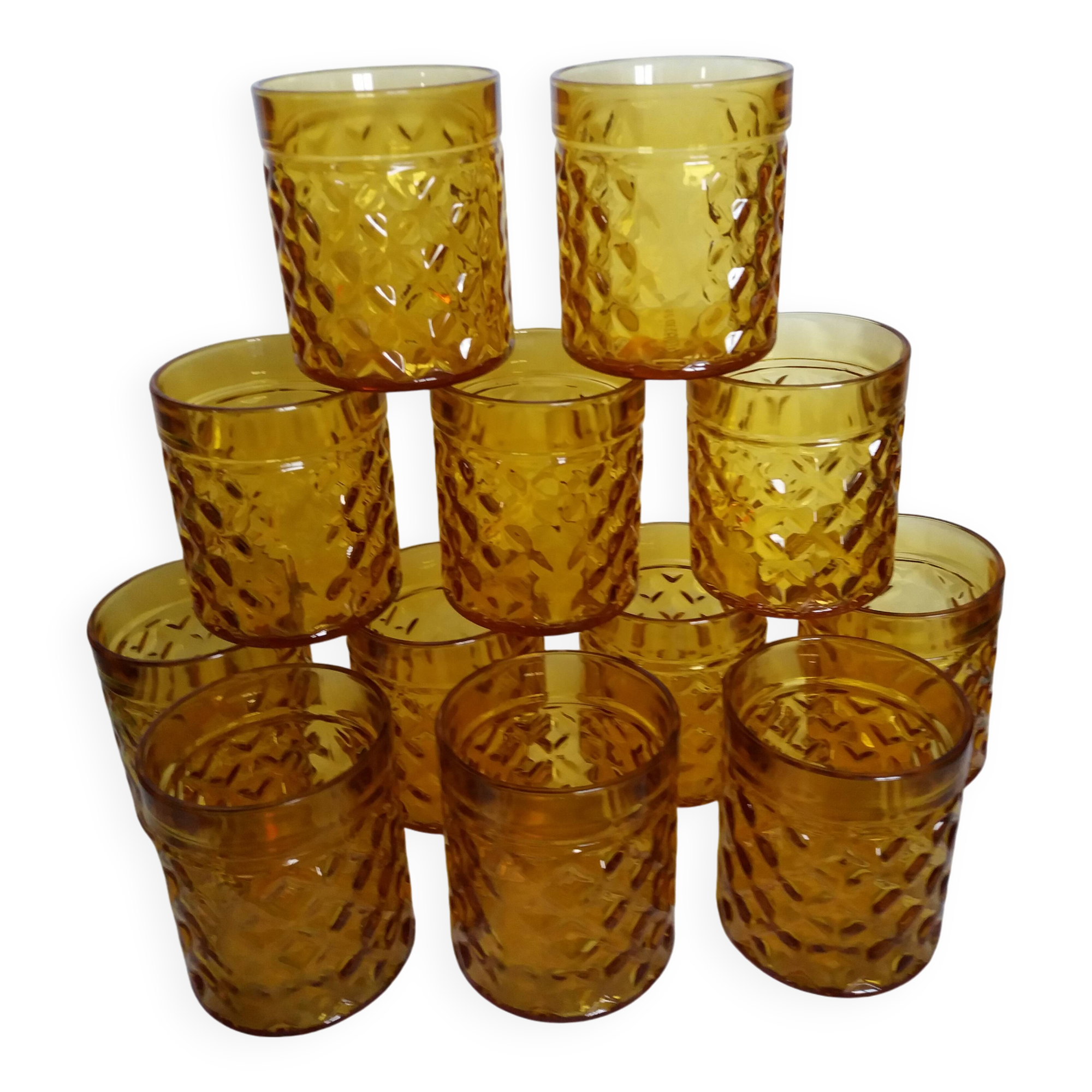 Pernod glasses with pineapple diamond tip decoration