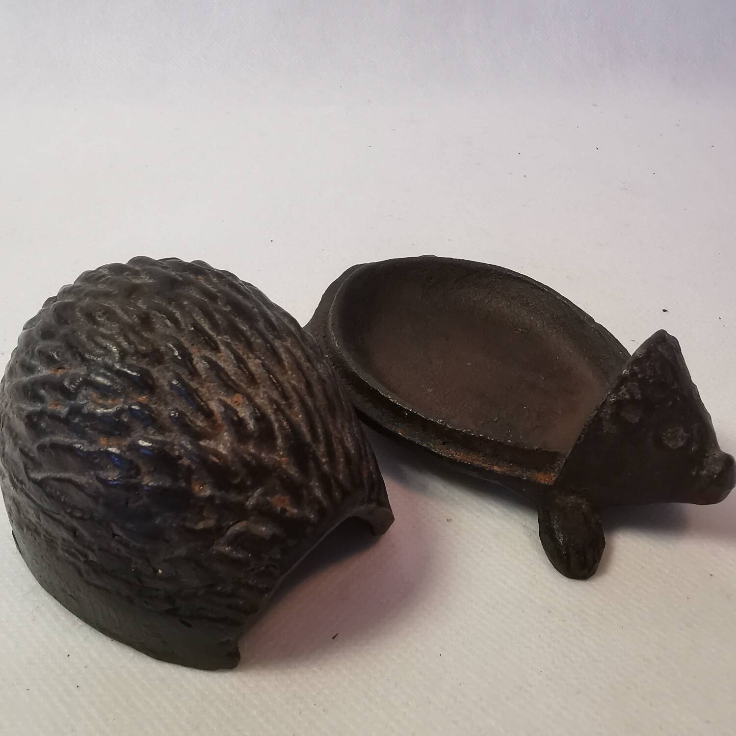 Vintage cast iron key/jewelry storage box. hedgehog shape