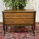 Commode 2 tiroirs de style Louis XV fin XIXème en noyer et peuplier