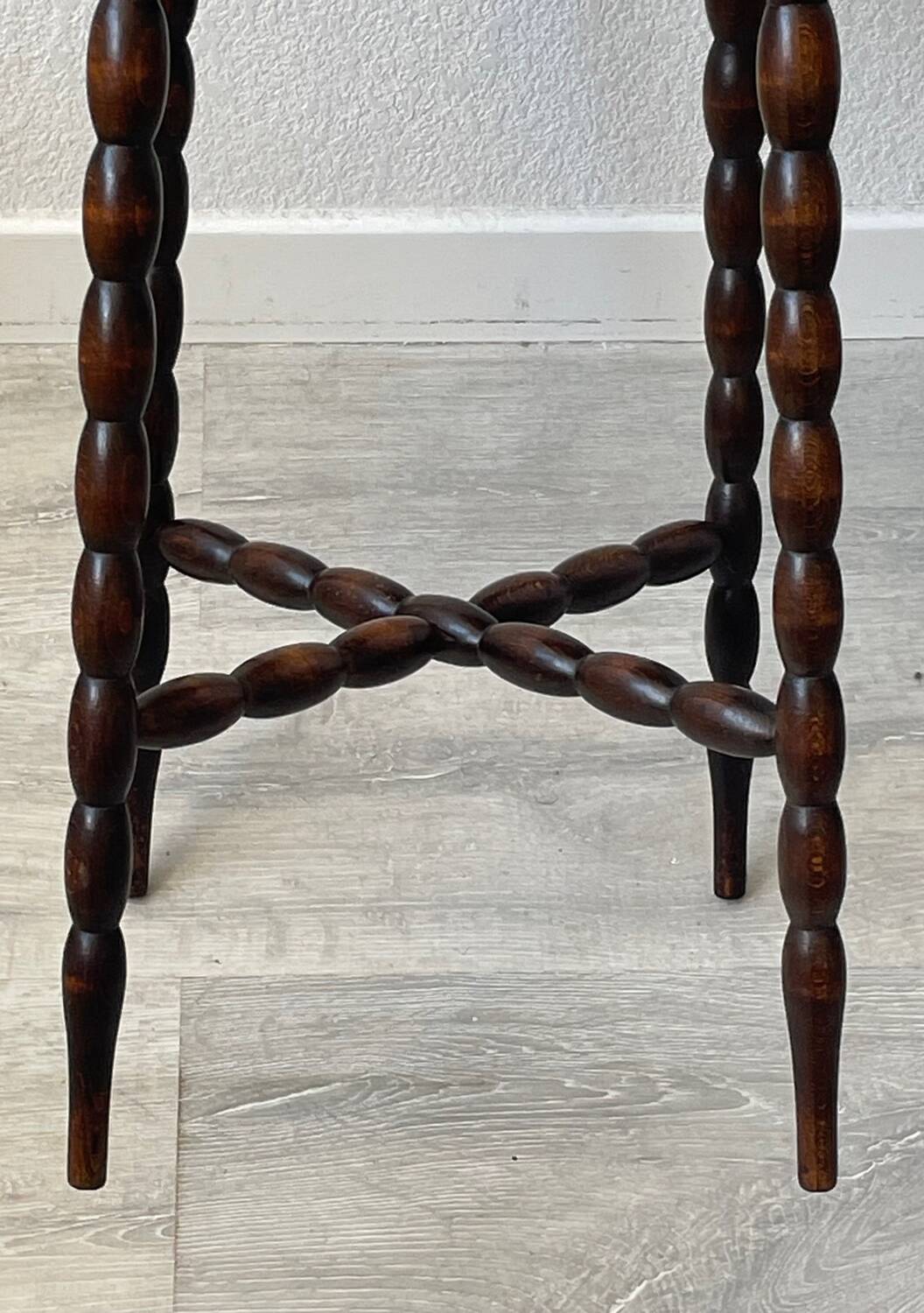 Vintage turned wooden gueridon from the 60s.