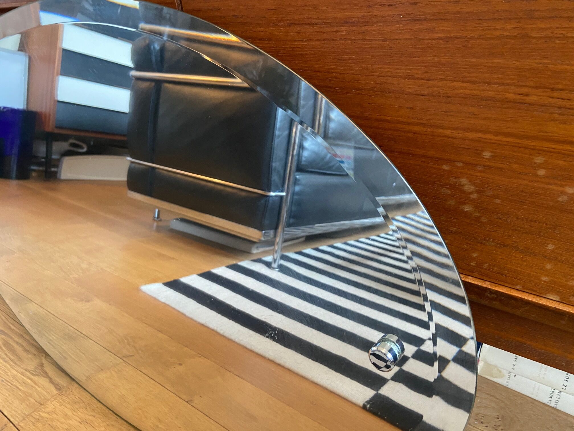 Bevelled oval mirror