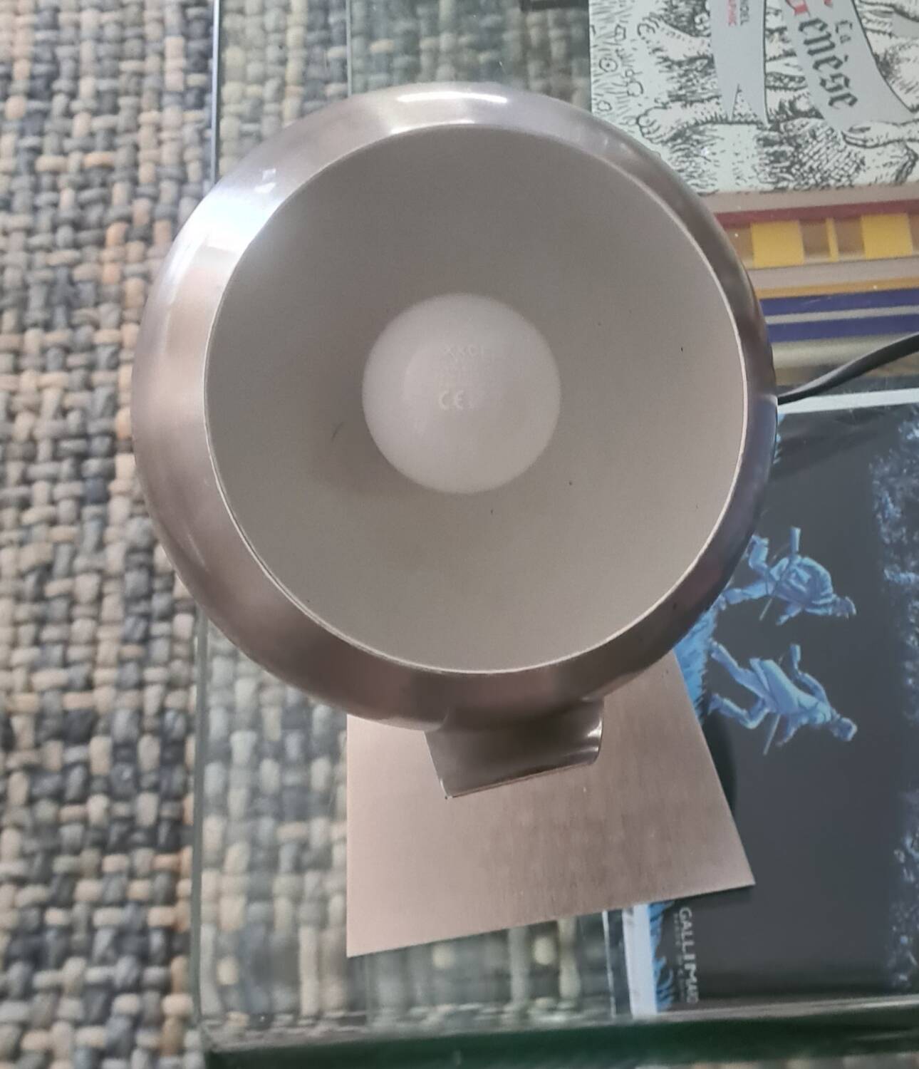 Metal table lamp