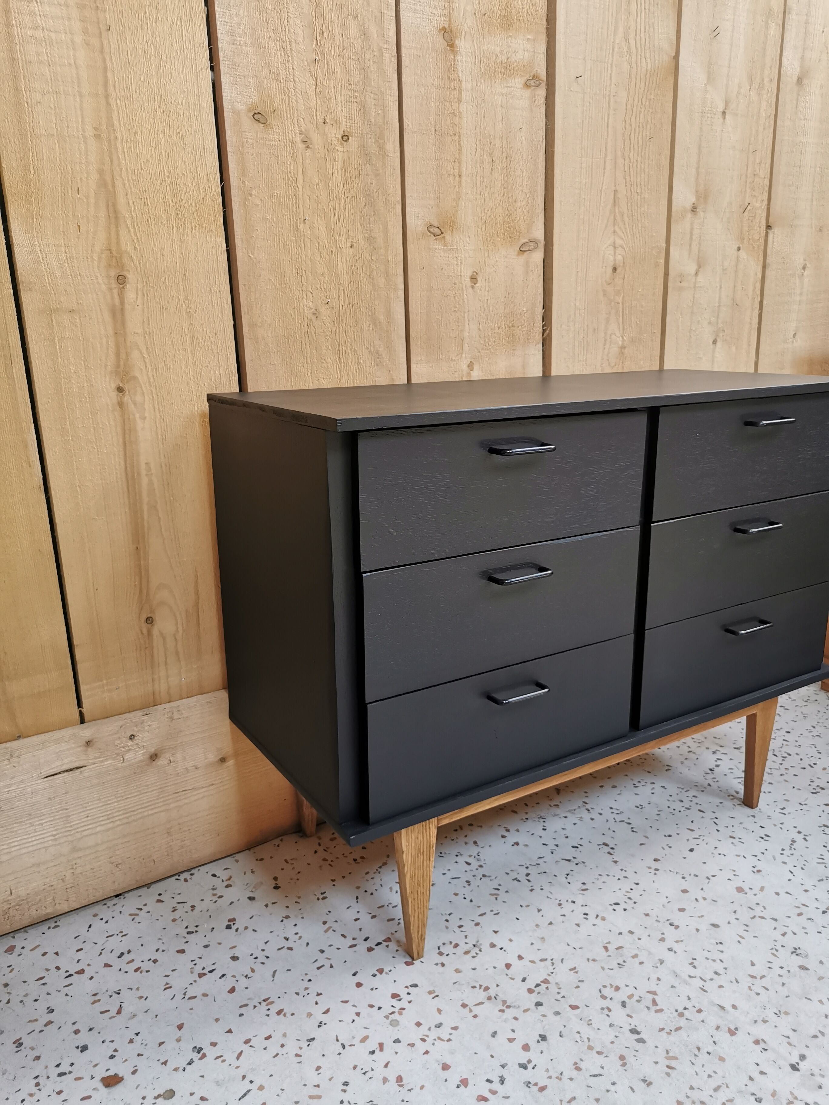 Black chest of drawers