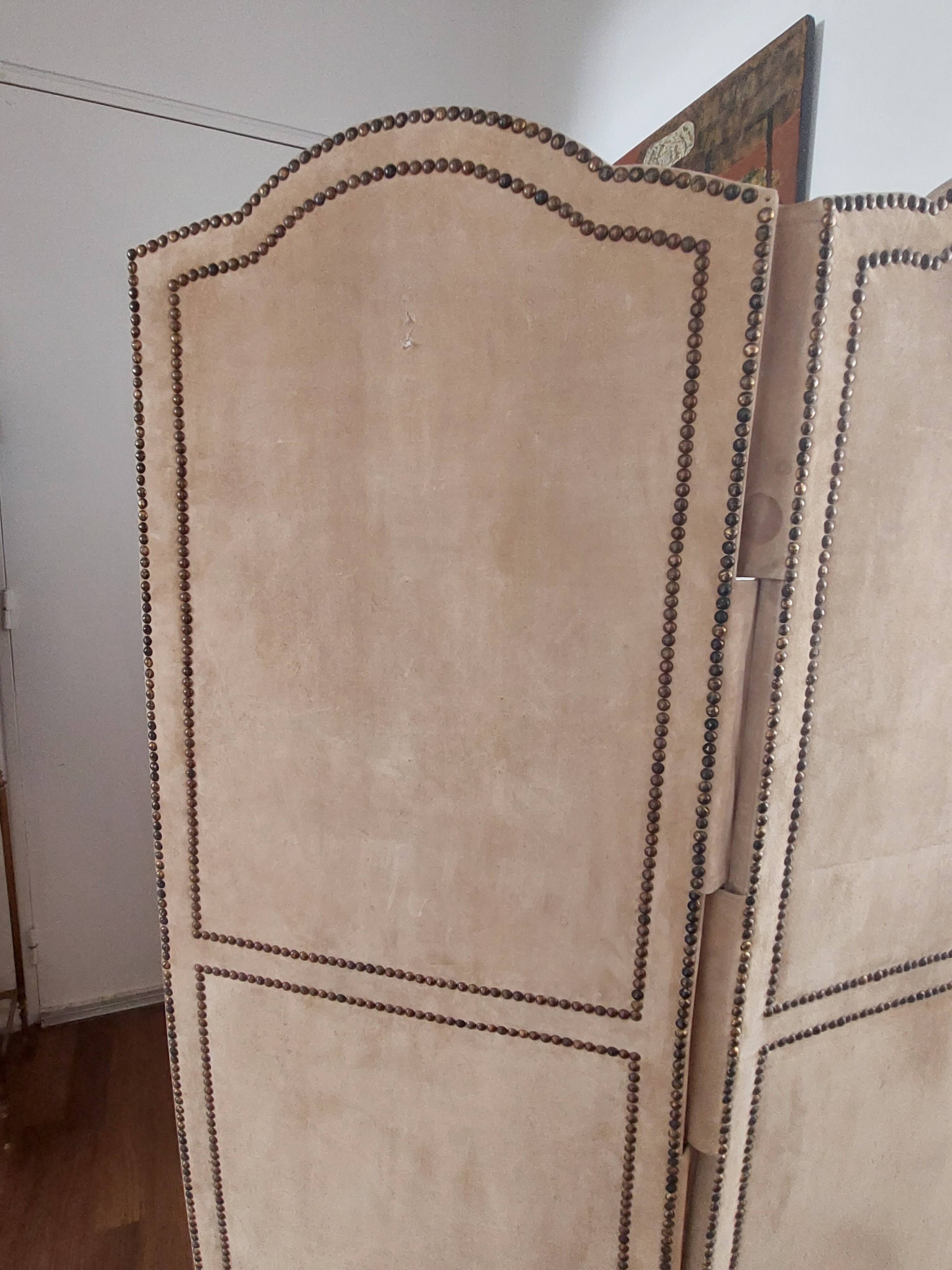 Old suede screen