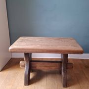 Table basse brutaliste