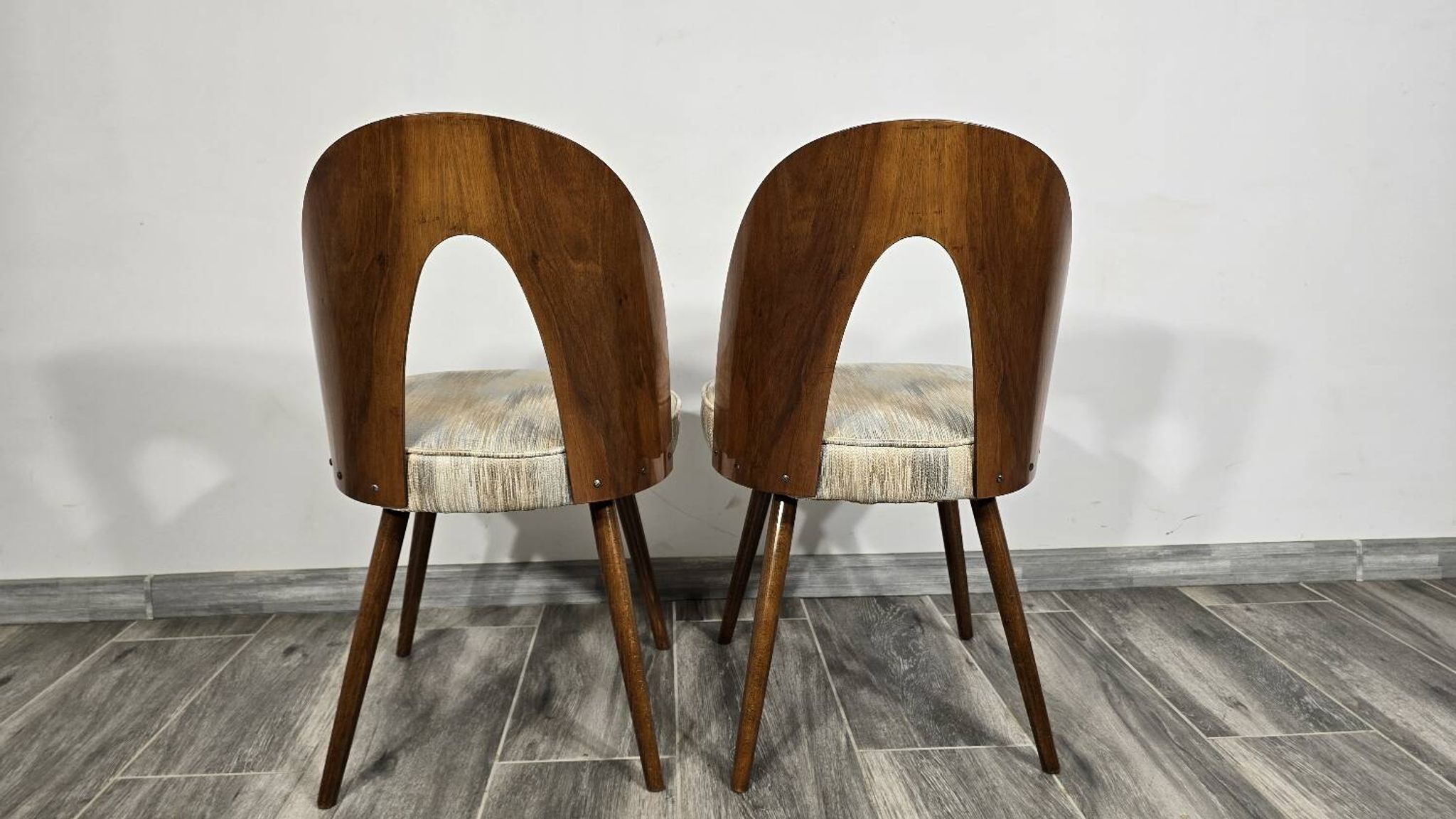 Paire de chaises de salle à manger par Antonin Suman, années 1960