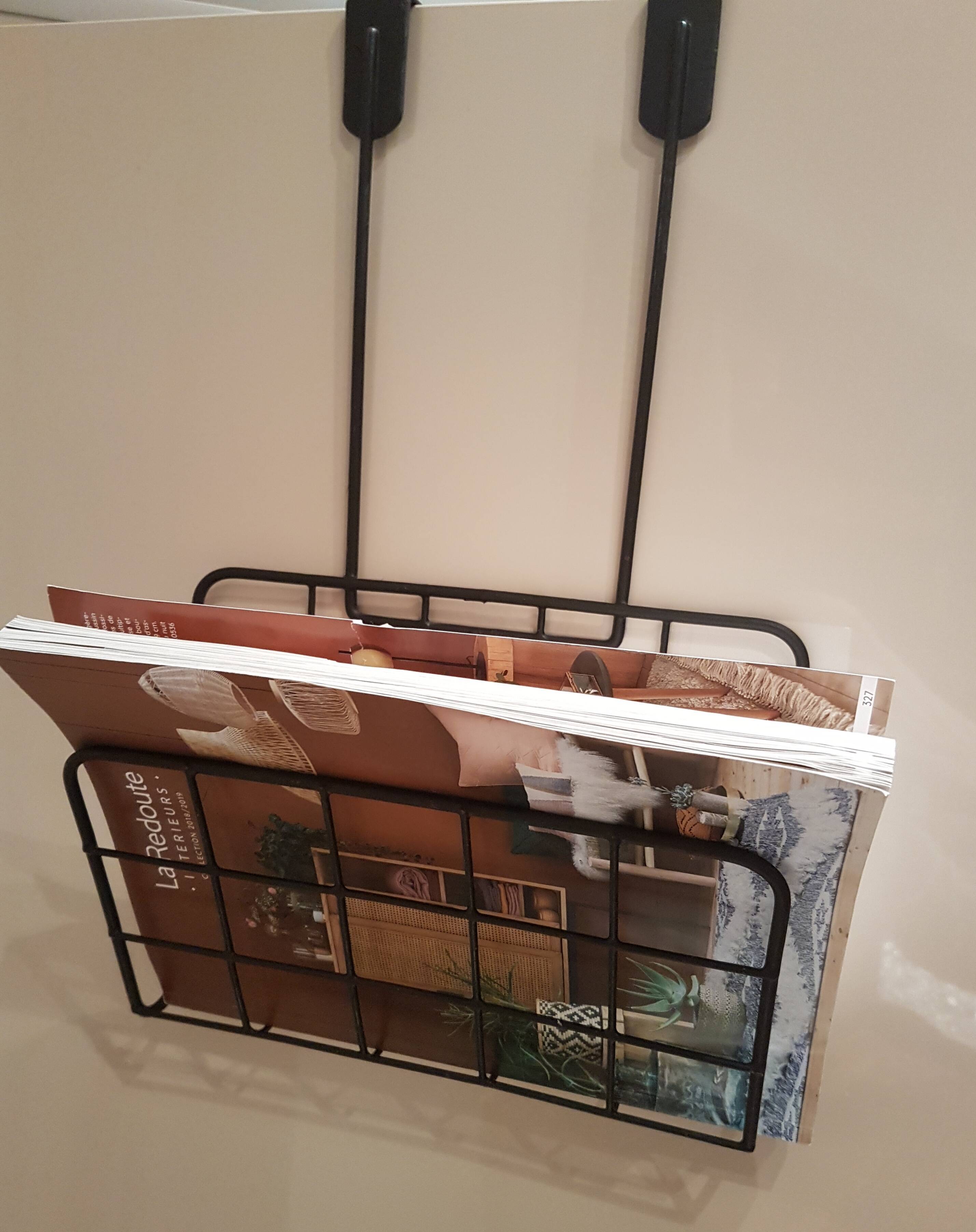 Magazine rack black iron