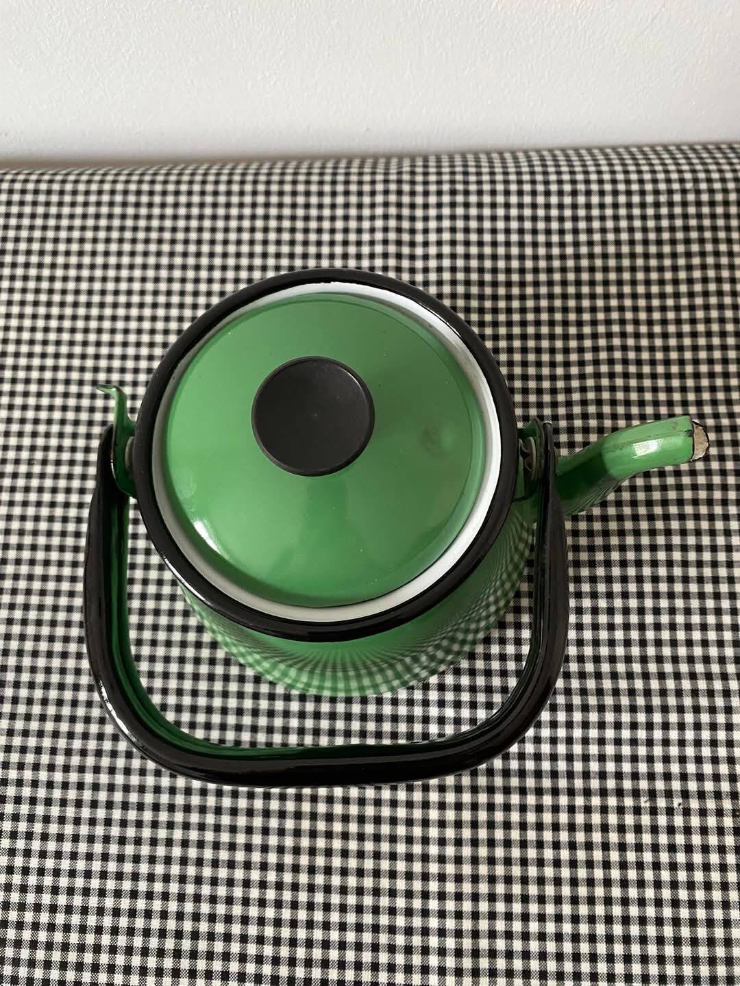 Cafetière émaillée verte et noire