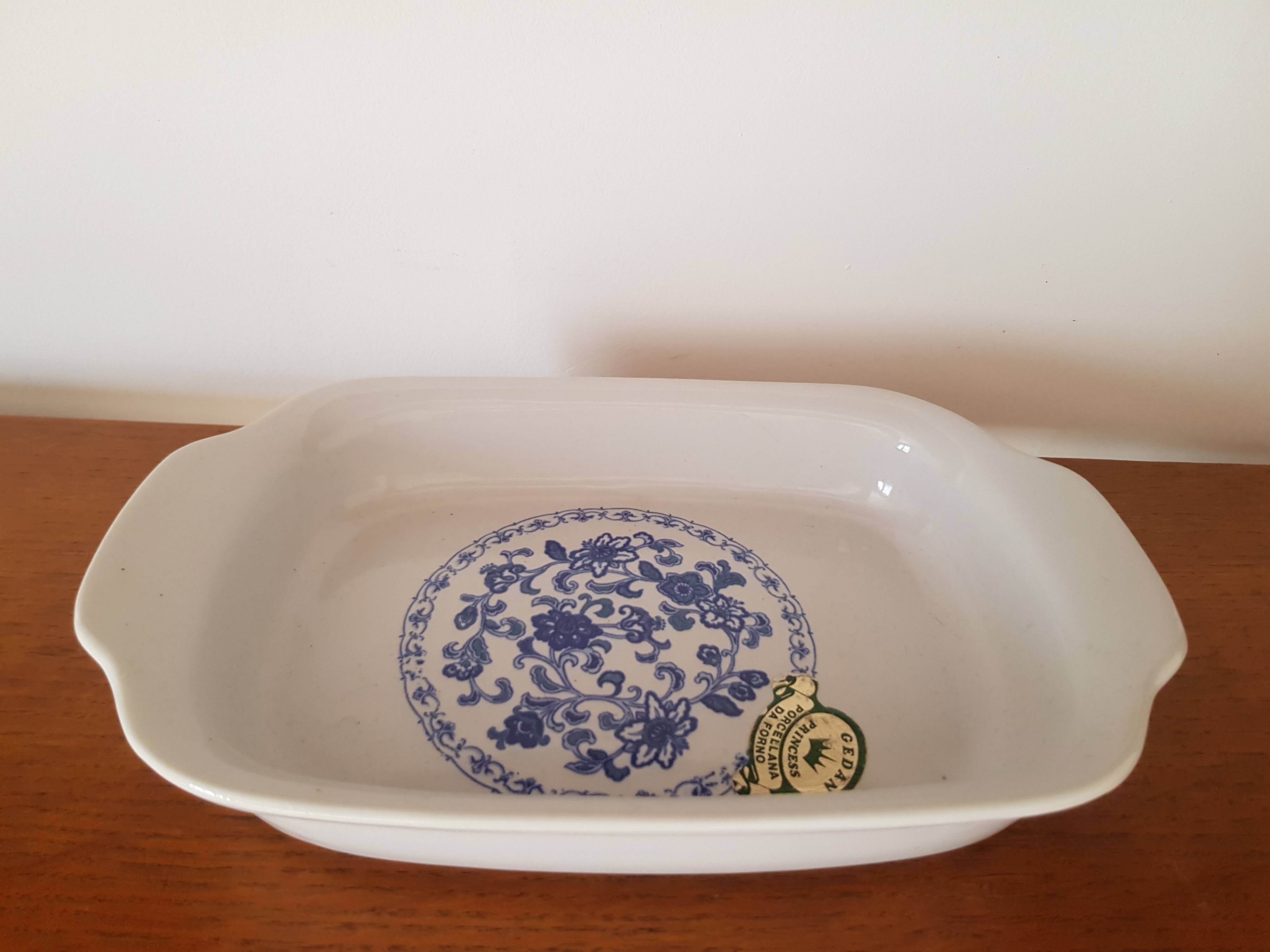 Plat en porcelaine