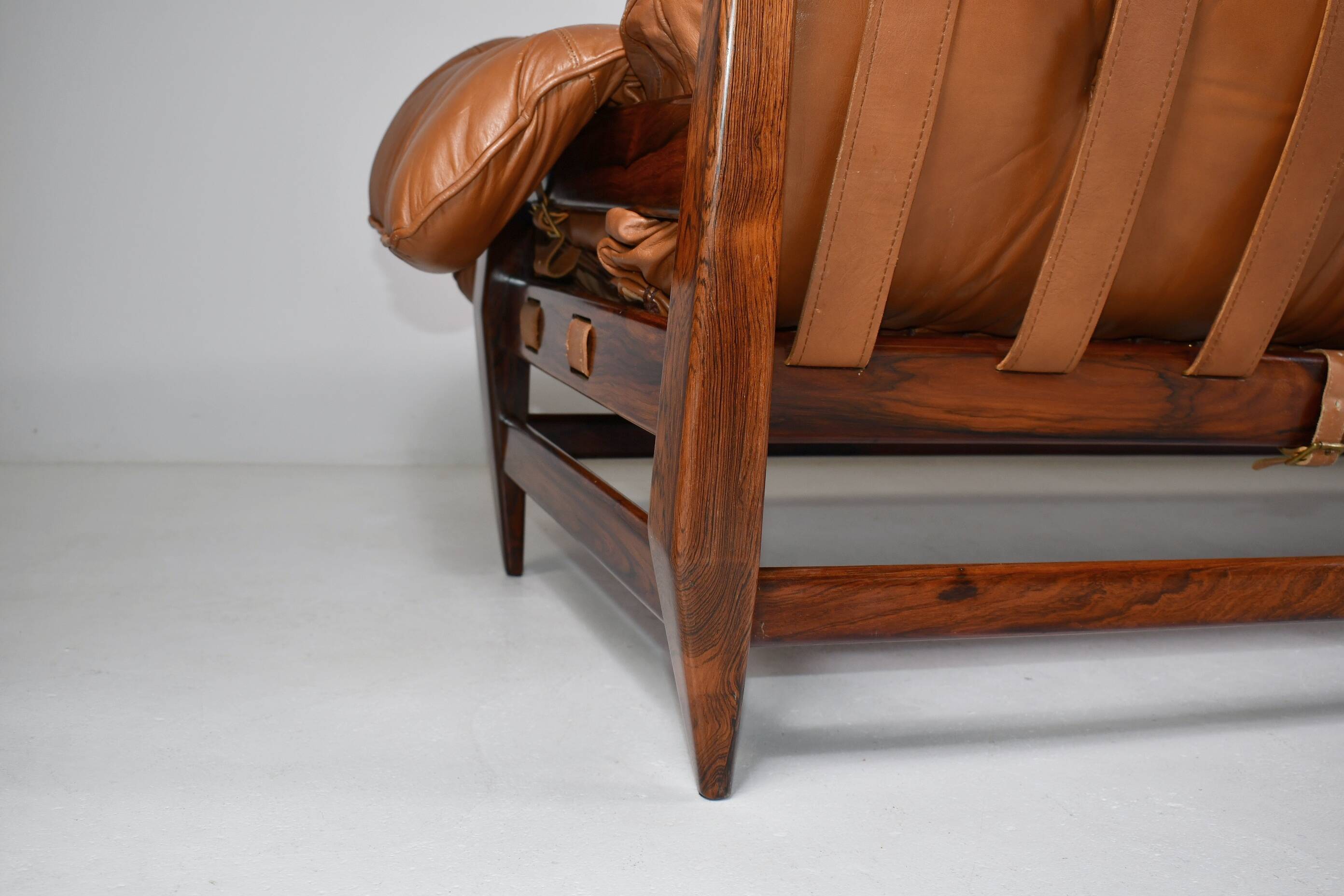 Sofa "Rodeio" par Jean Gillon pour Italma Woodart. Brésil 1965.