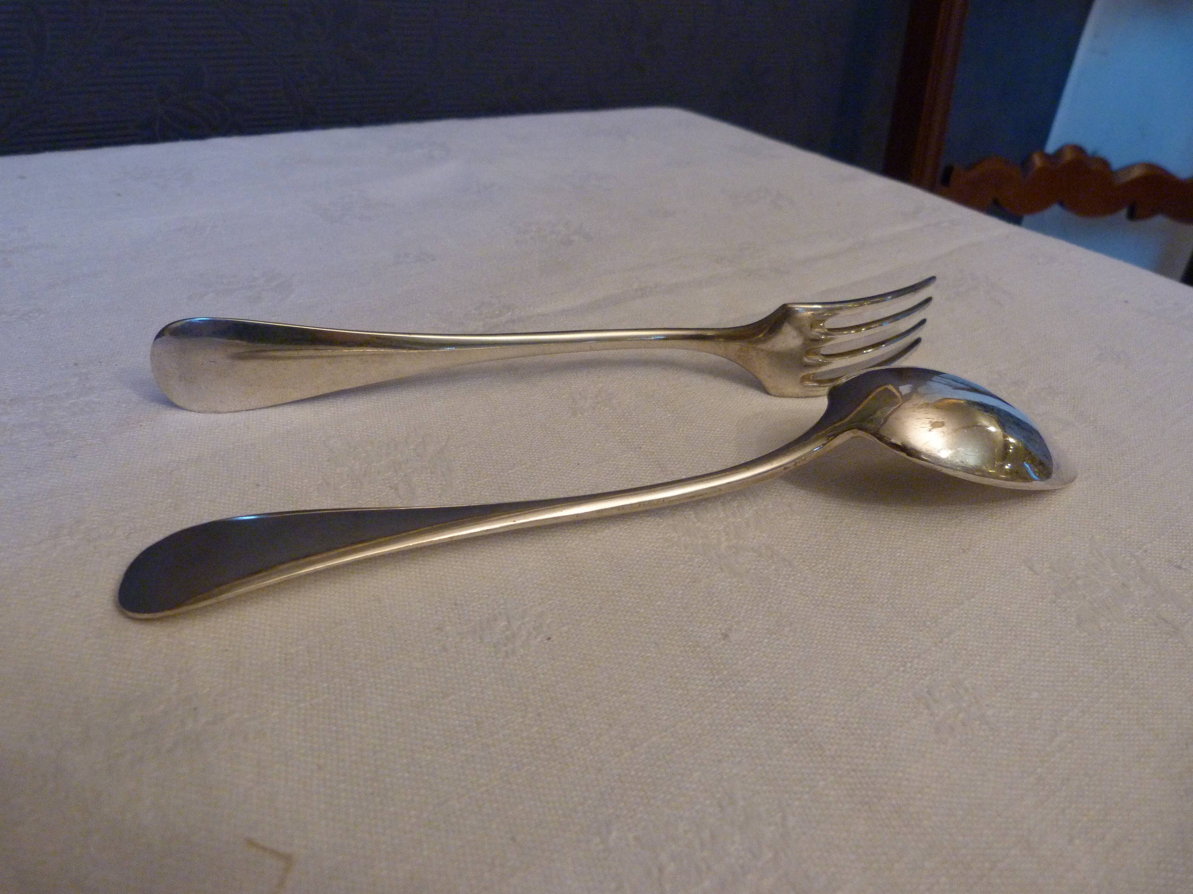 box of 6 spoons and 6 forks