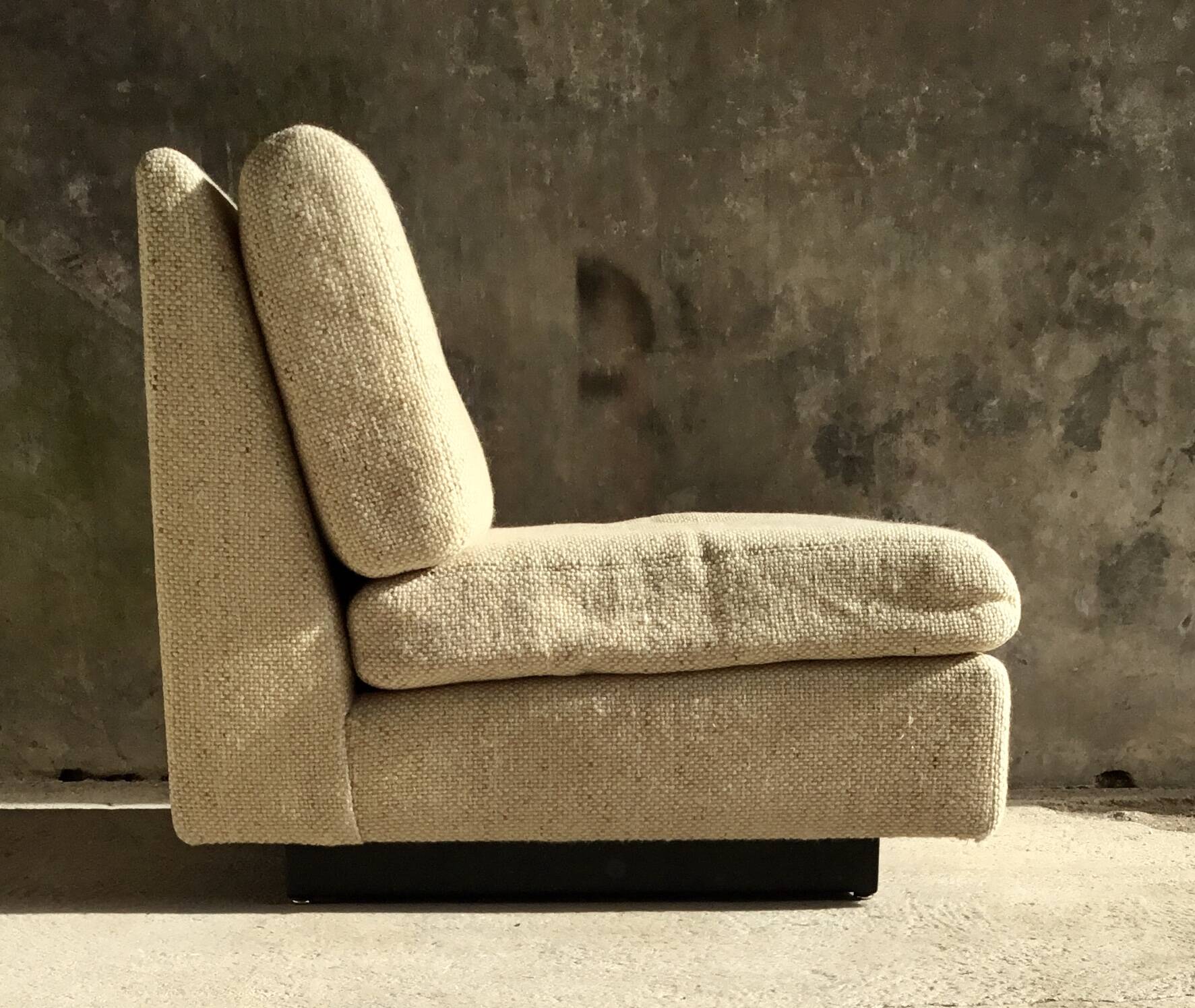 Pair of upholstered armchairs in mottled wool by Eddie Harlis - International Furniture