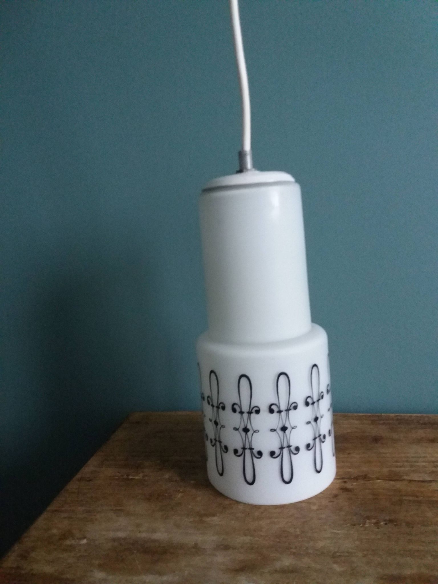Suspension lampe abat jour verre motif arabesque