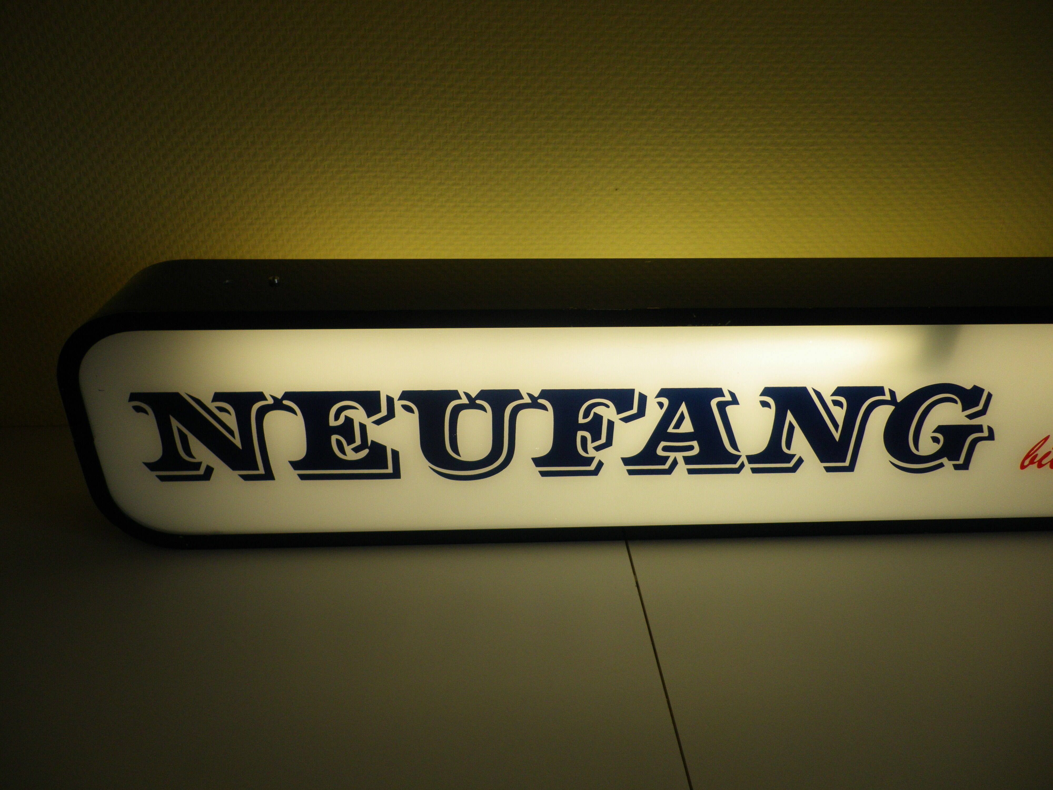 Enseigne lumineuse "Neufang"  pour décoration de barvAnnées 70