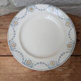 Ancienne assiette sur piédouche plat de service Longwy modèle Moselle
