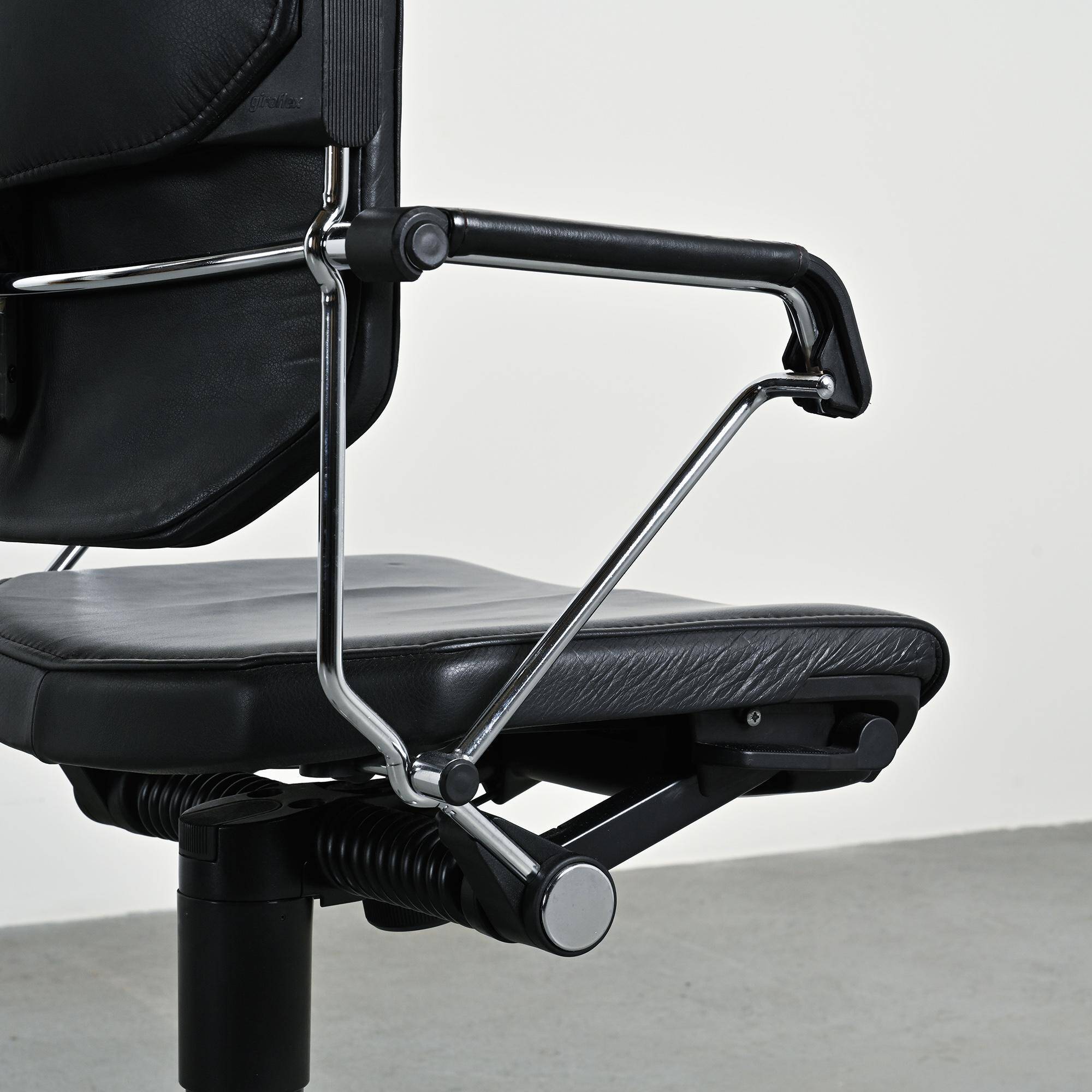 Fauteuil de bureau Giroflex 33 par Giroflex Suisse, début des années 1970