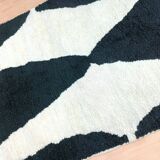 Moroccan wool rug handwoven 2.5x1.5 m