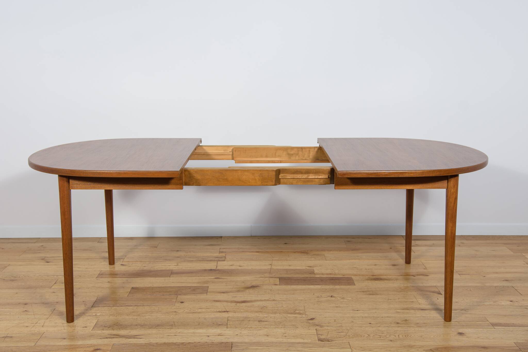 Table à manger en teck par Nils Jonsson Hugo Troeds, Suède, 1960s