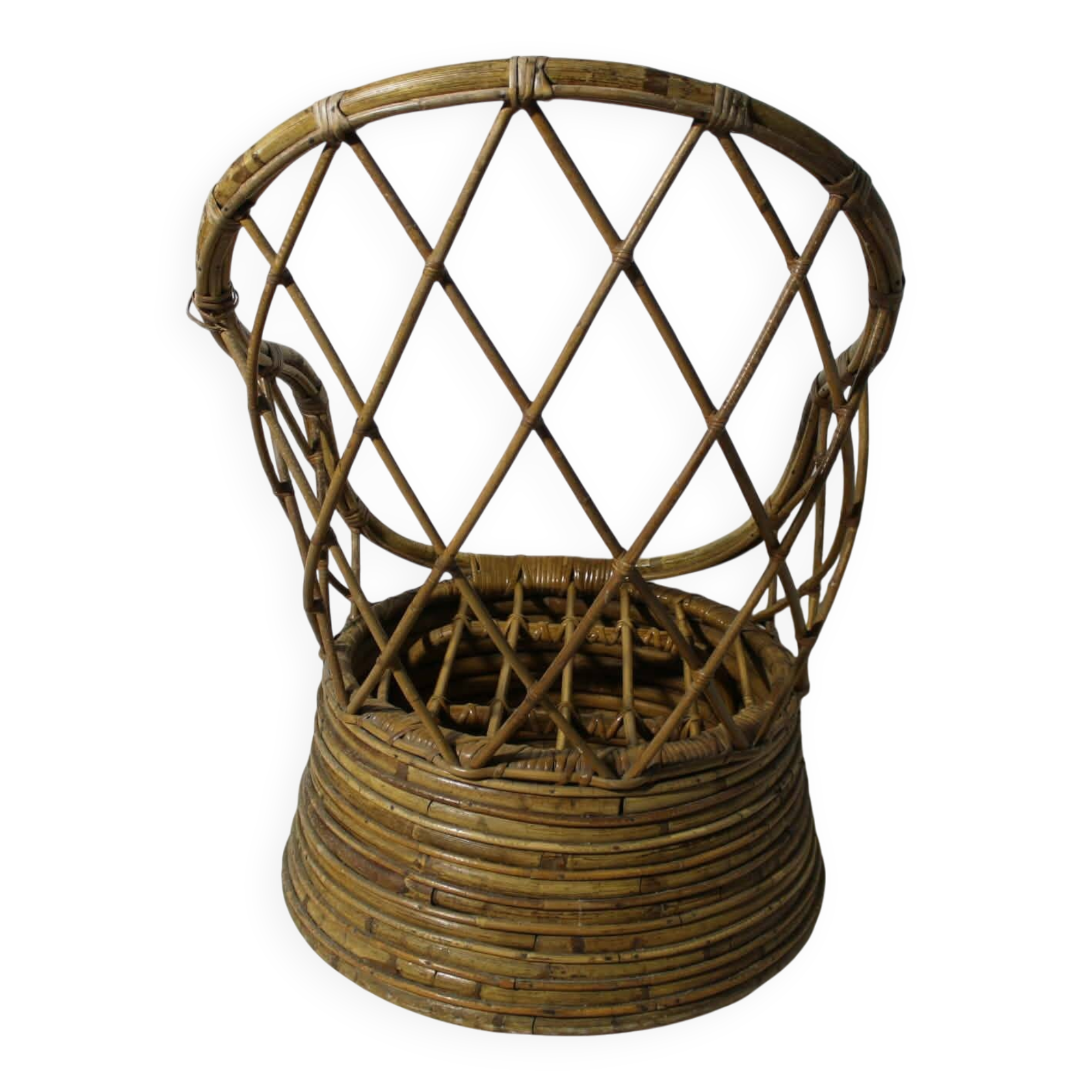 A cane tub type chair