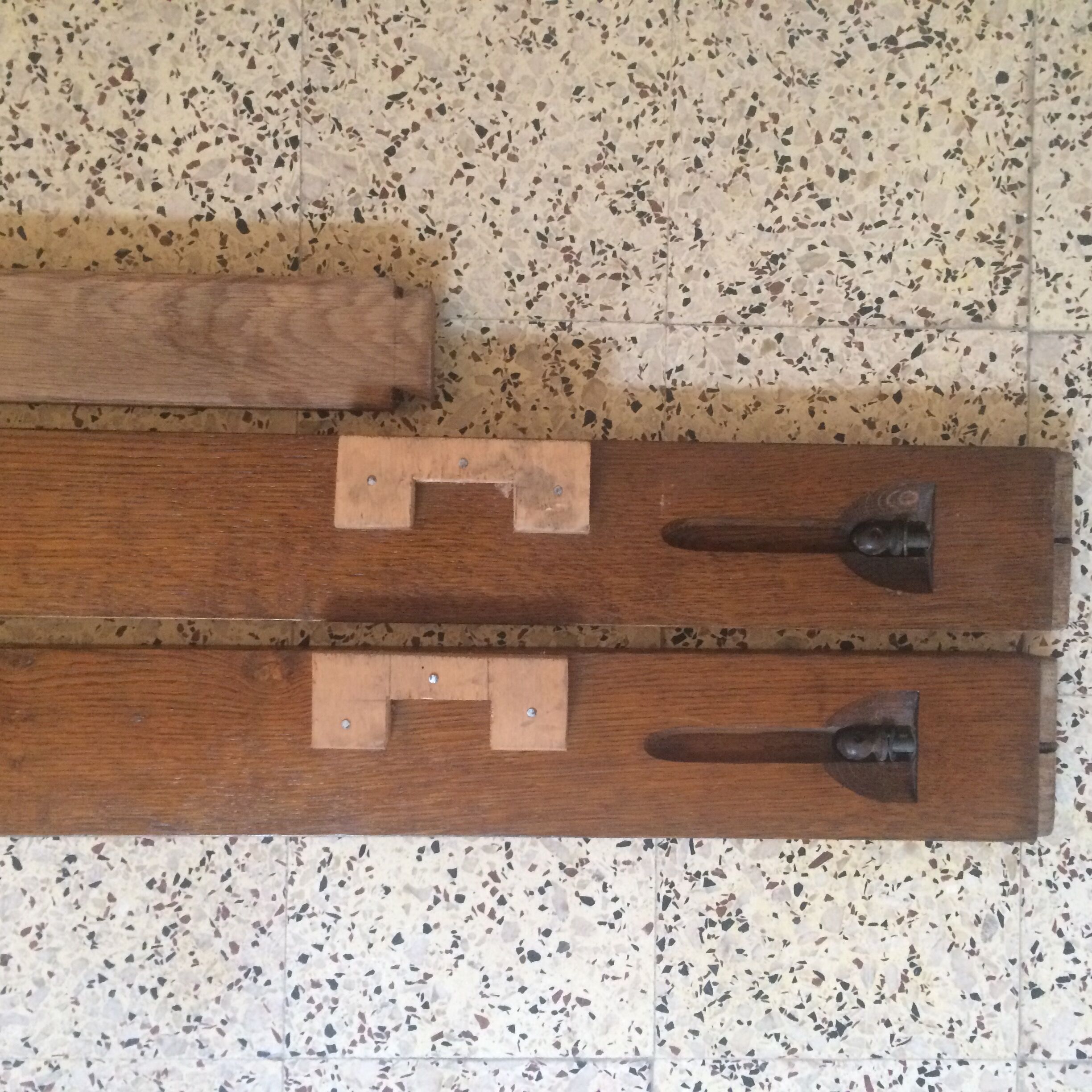 Oak bed by René Gabriel period Reconstruction