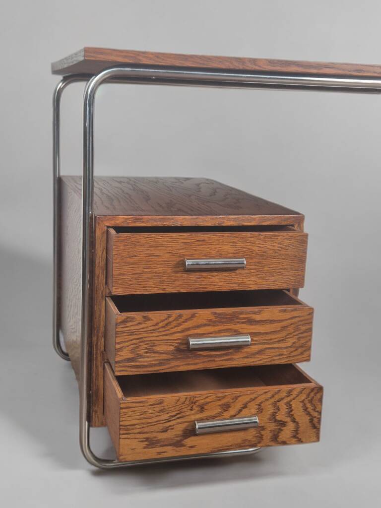 Bureau en noyer style Bauhaus Tchèque 1930s