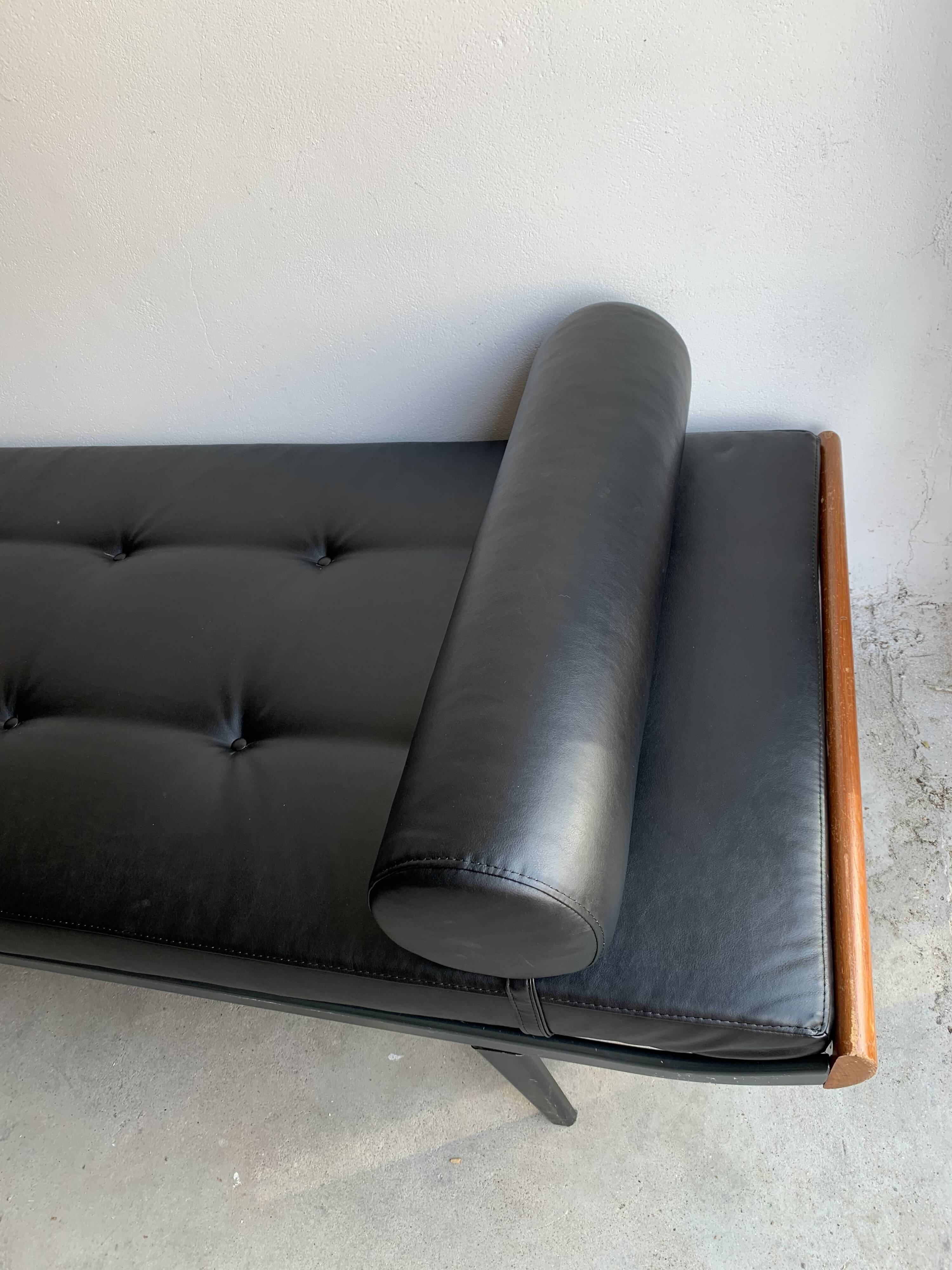 Cleopatra day bed by Andre Cordemeyer for Auping 1950's