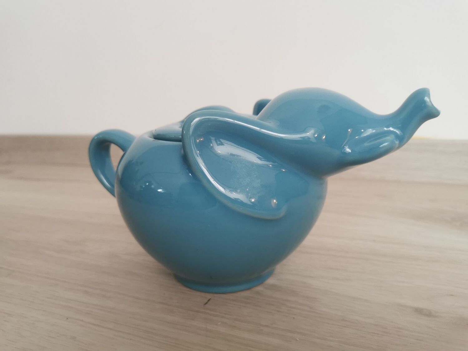 Théière vintage éléphant bleue
