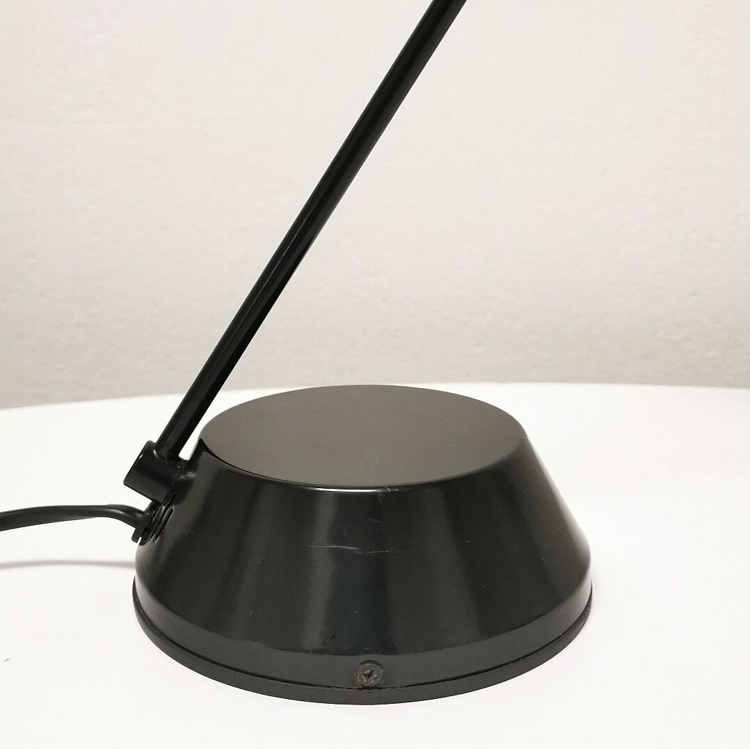 Fase adjustable desk lamp