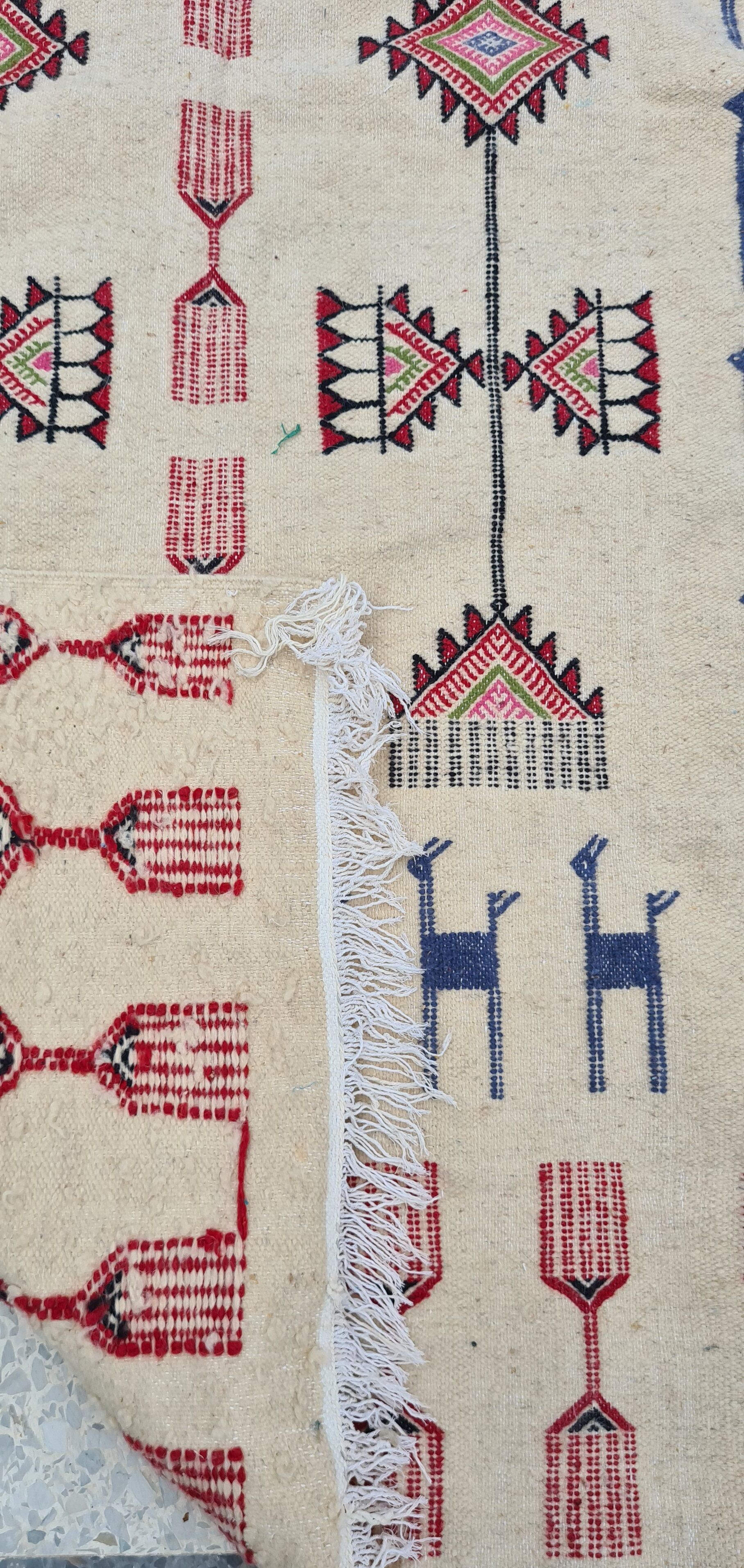 Tapis kilim beige à motifs multicolores fait main en pure laine