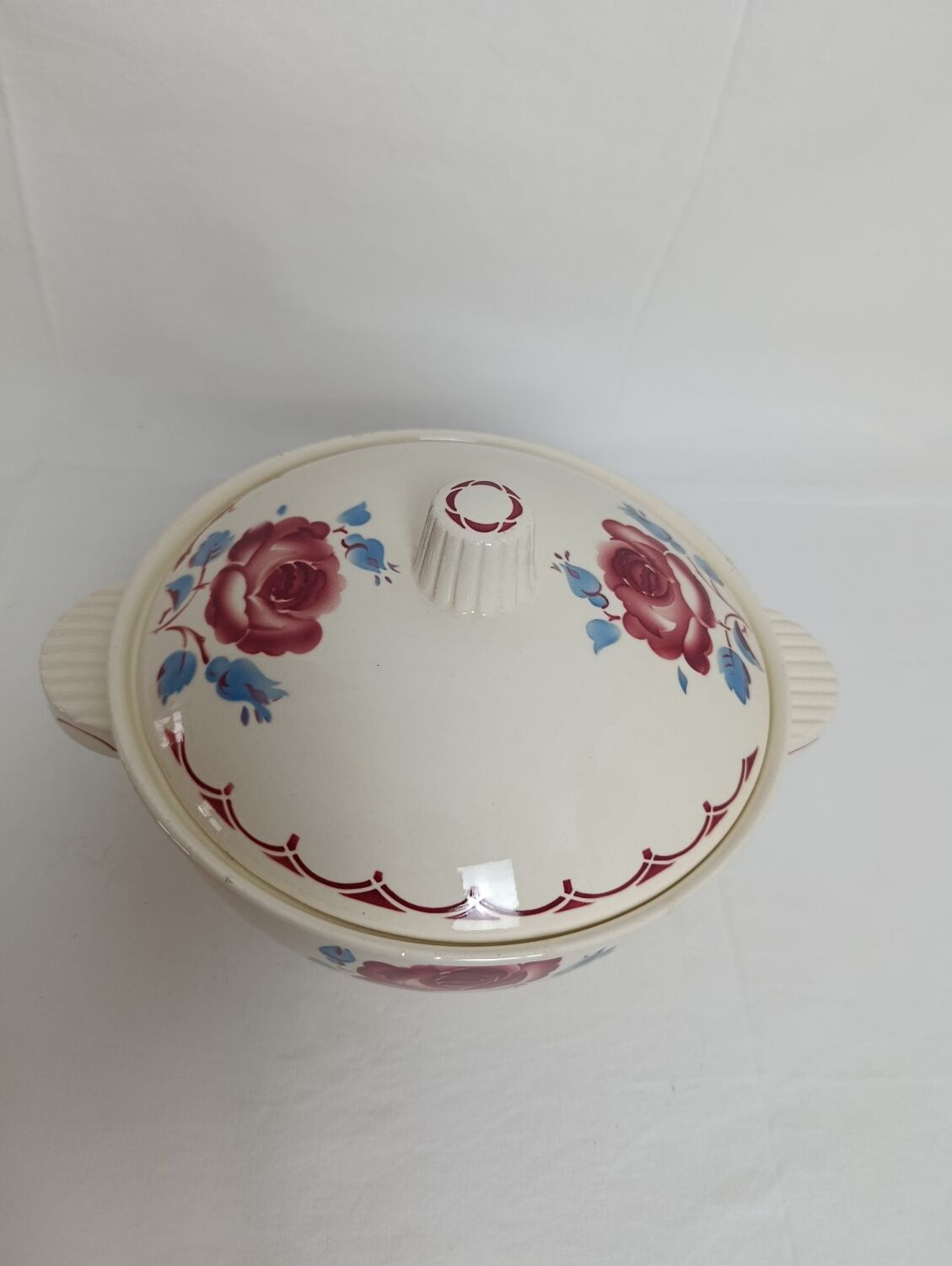 Badonviller soup tureen a la rose in semi-porcelain