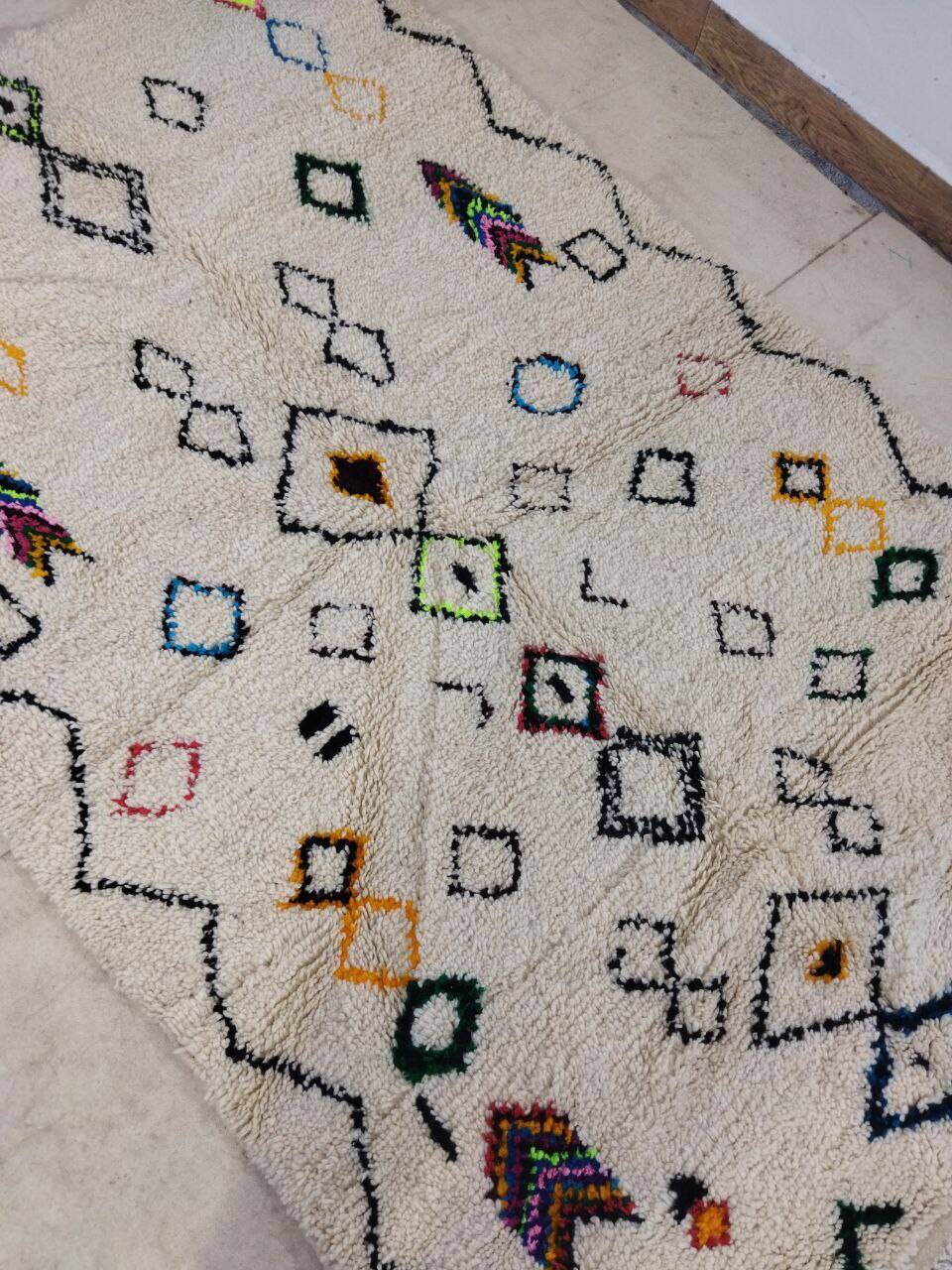 Handmade moroccan berber rug 250 x 153 cm