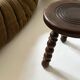 Tabouret bas - table d'appoint  tripode en bois perlé