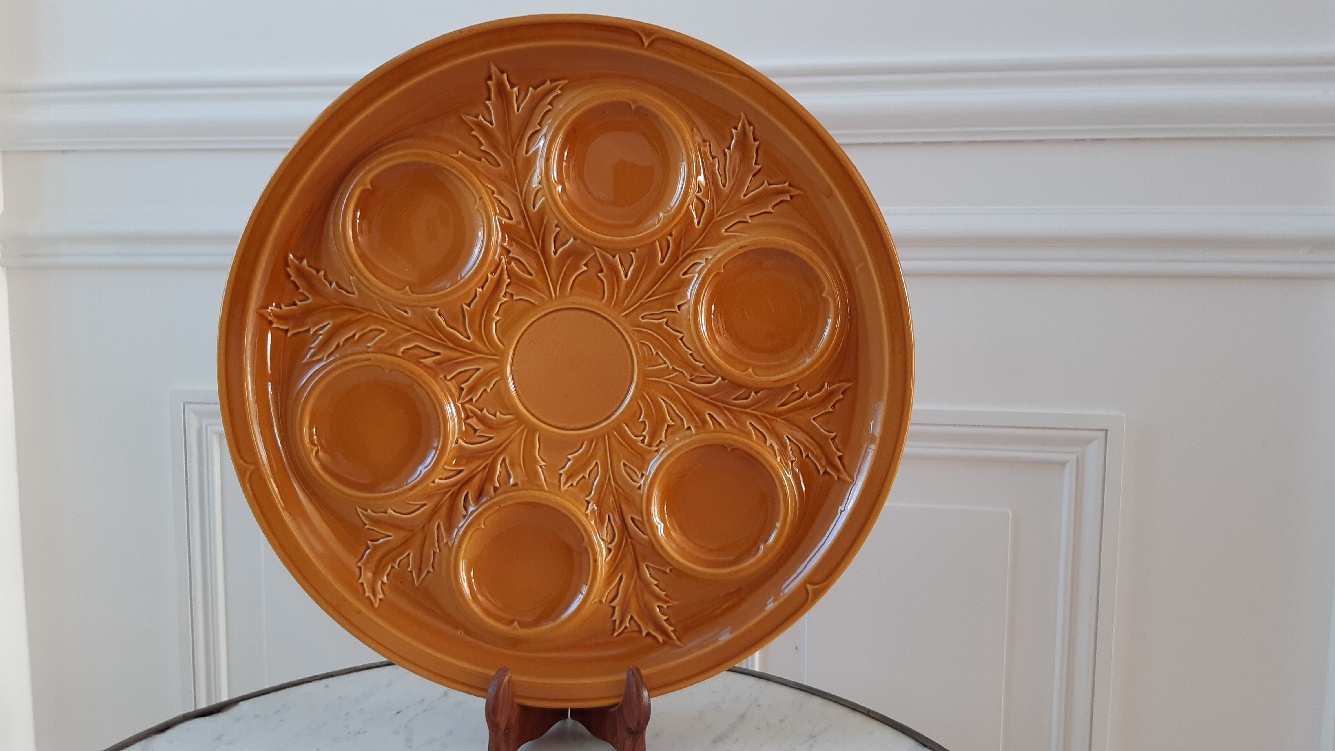 Large dish with artichokes Salins years 50-60