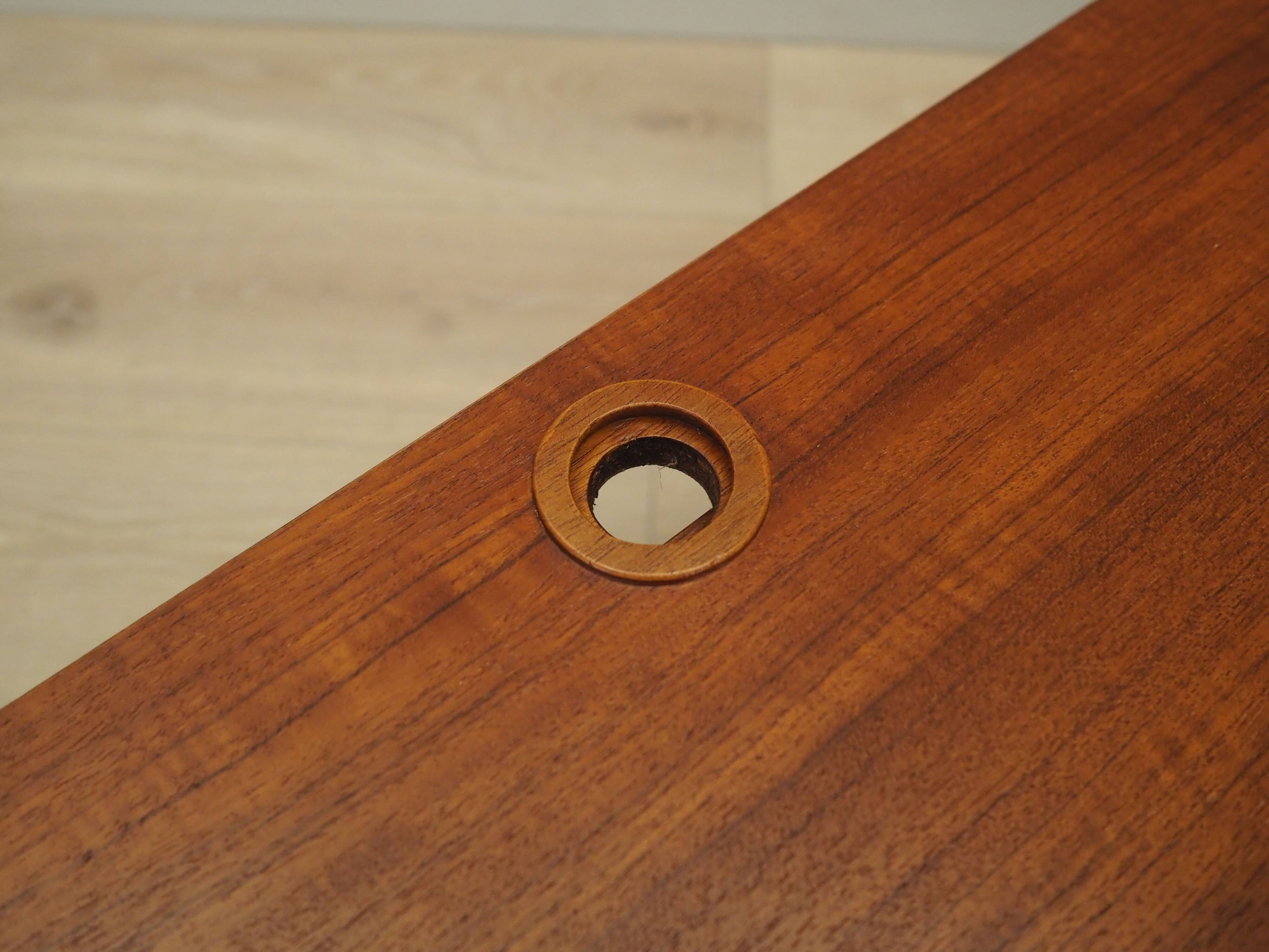 Lowboard en teck, design danois, années 1970, production : Danemark