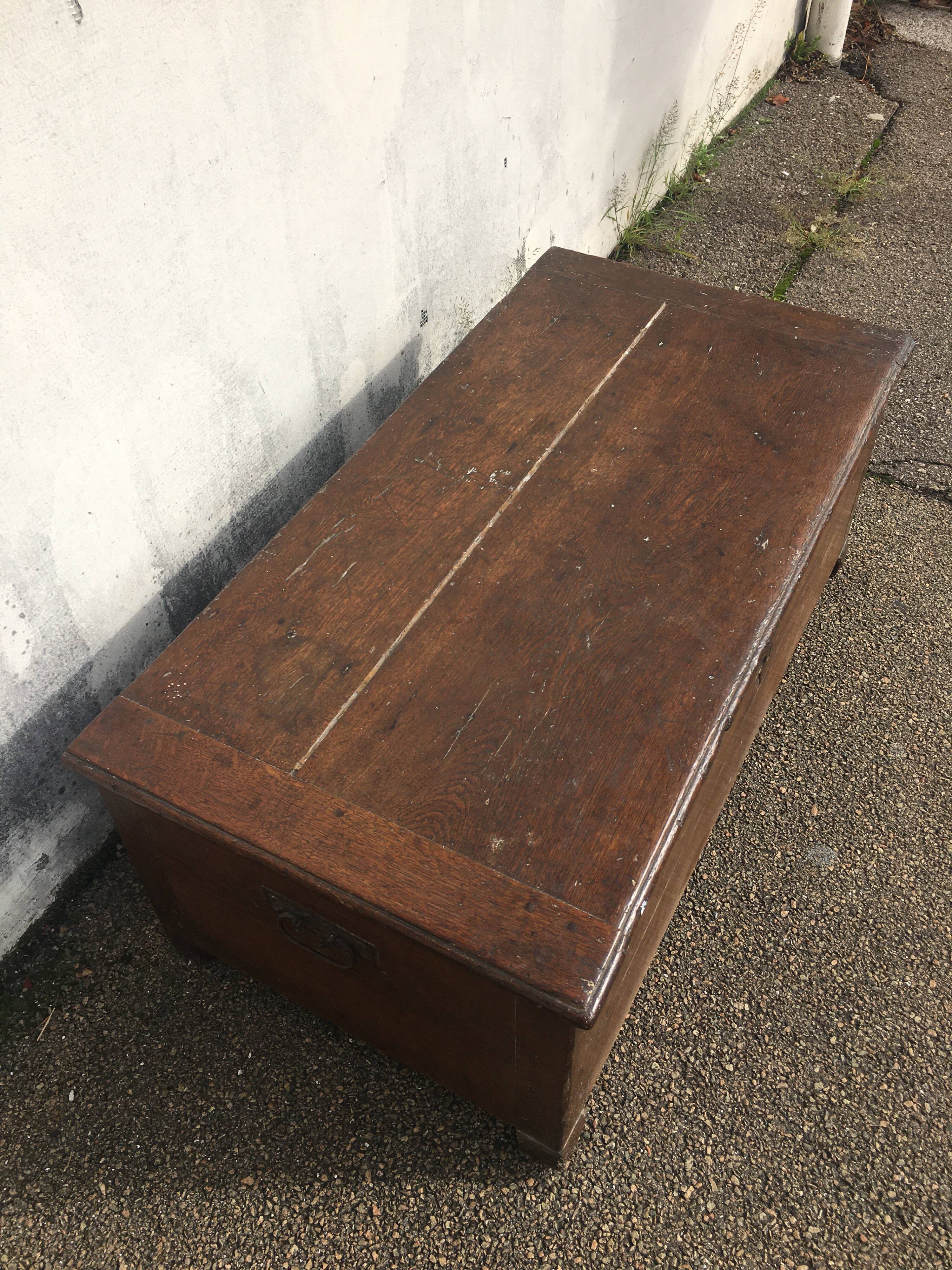 Old solid oak chest early XVIII Brutalist