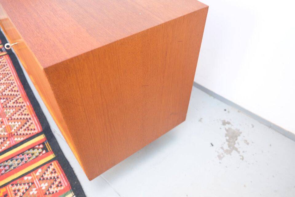 Buffet WK in teak, retro vintage style from the 60s-70s.