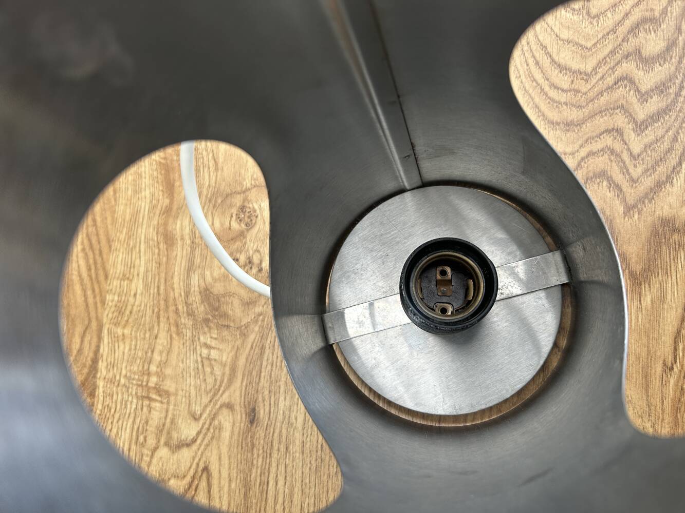 Suspension chrome UFO, space age, années 70.