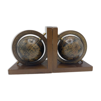 World map bookends
