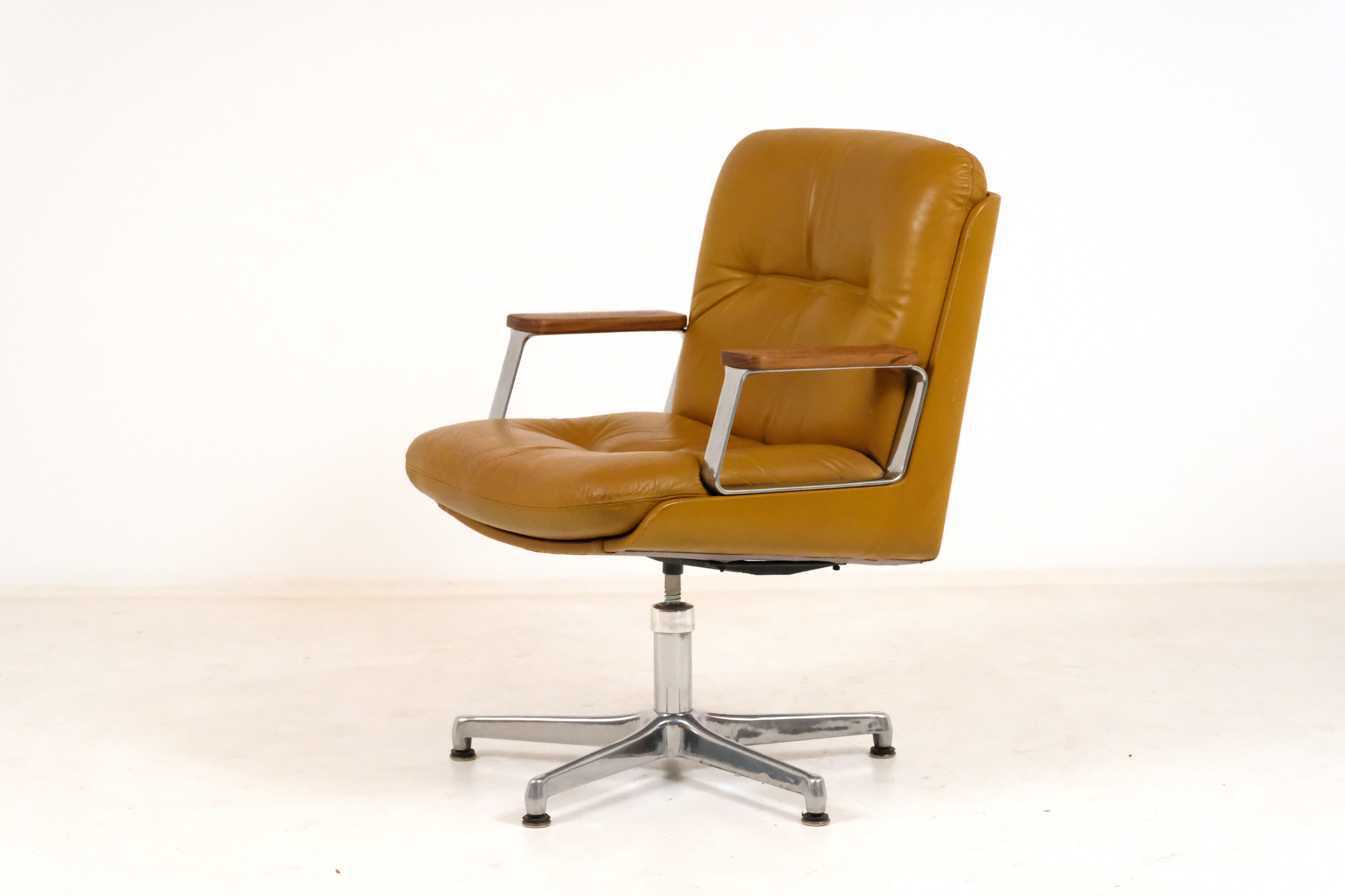 Vaghi leather, aluminium and teak office chair 1970s