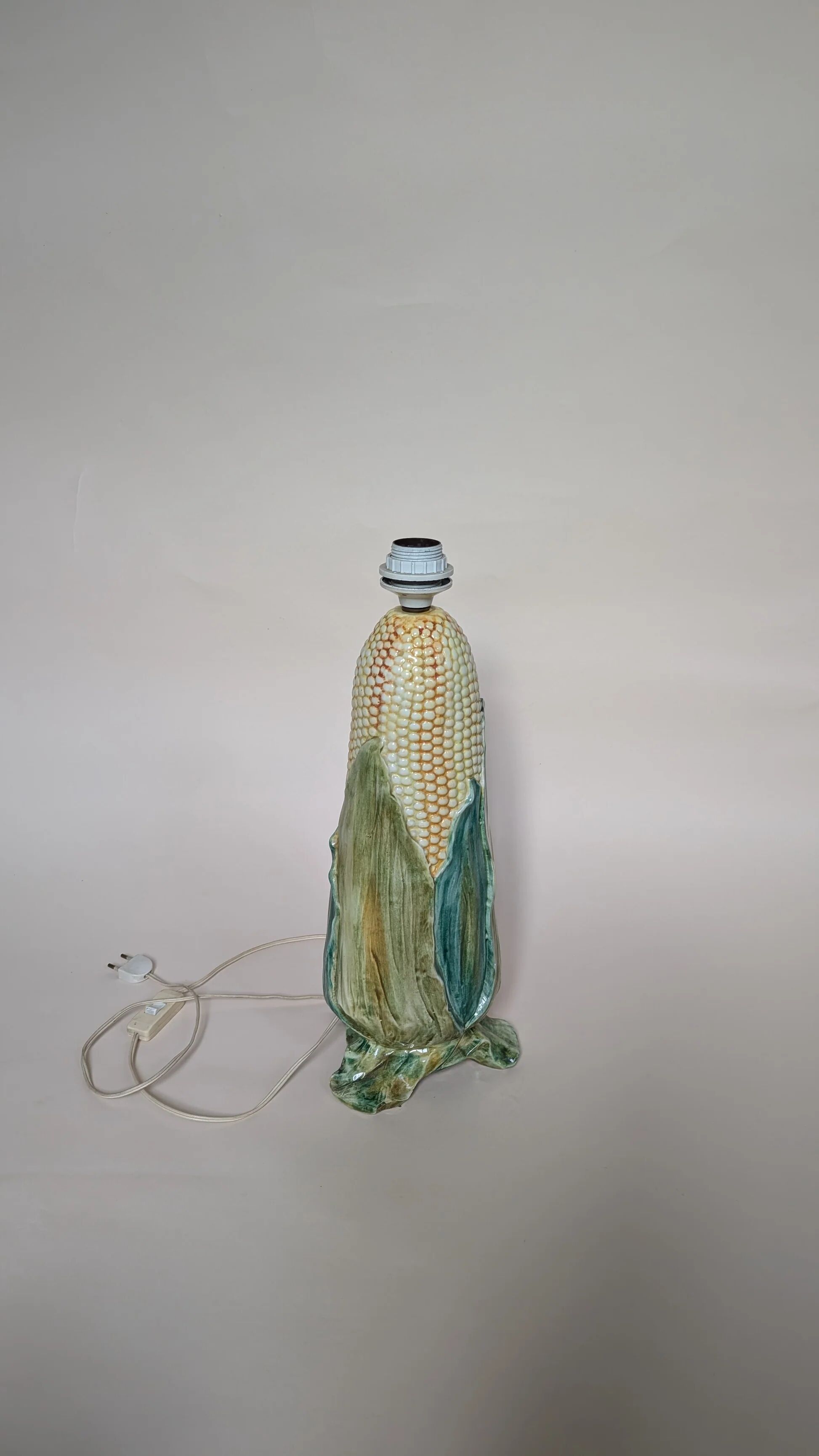 Corn cob lamp base