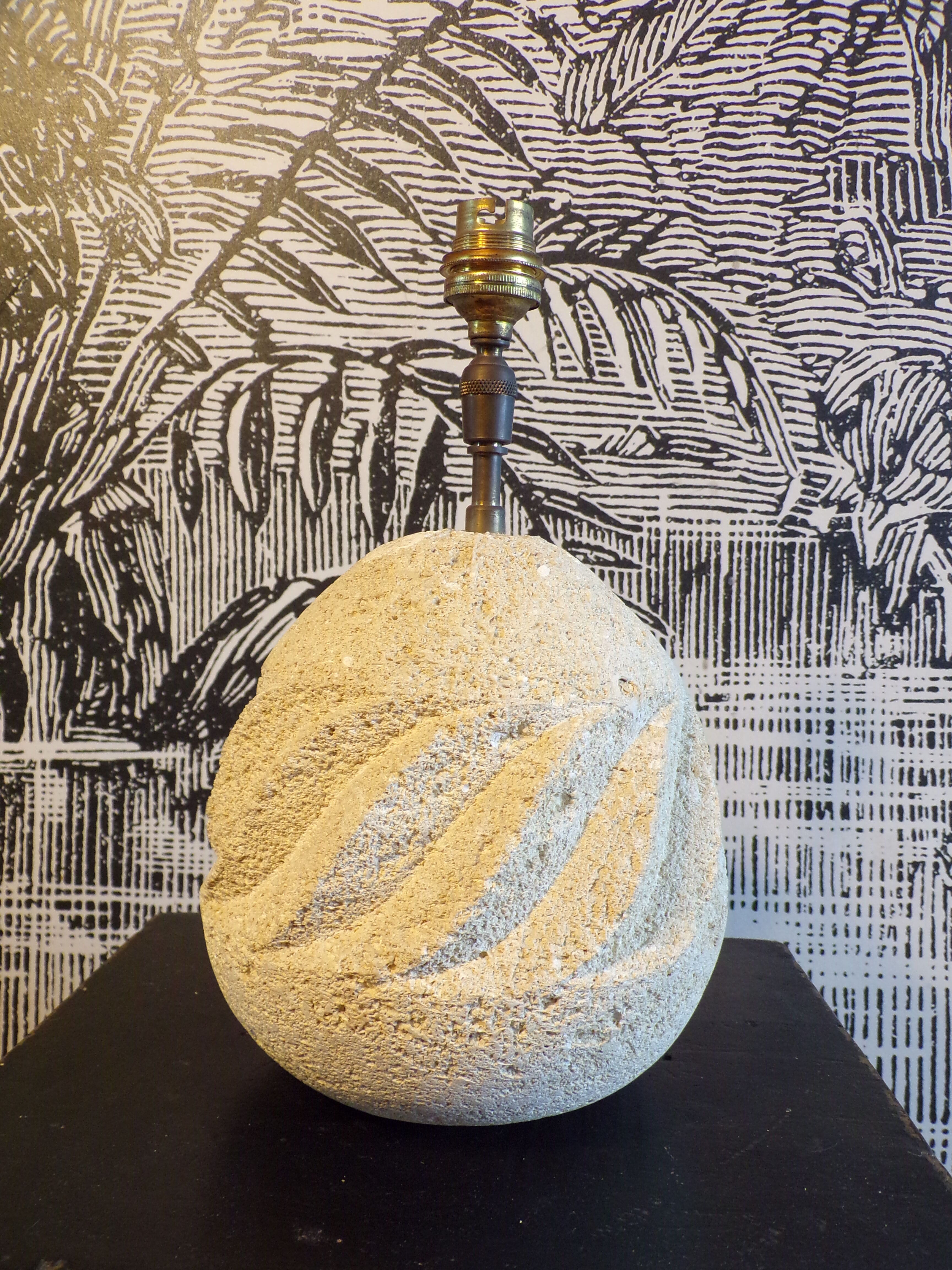 Pied de lampe vintage en pierre naturelle