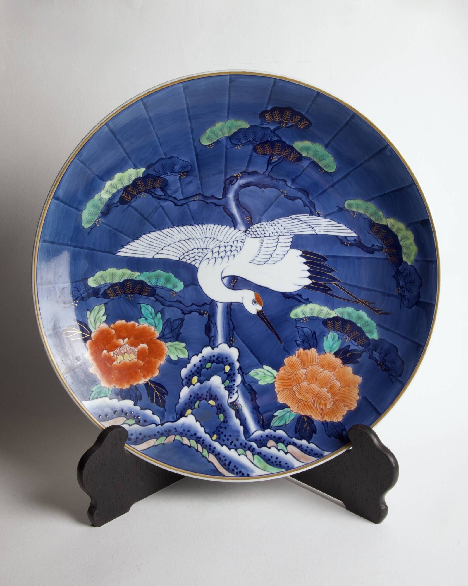 Large decorative porcelain plate from Arita — Mineyama Kiln